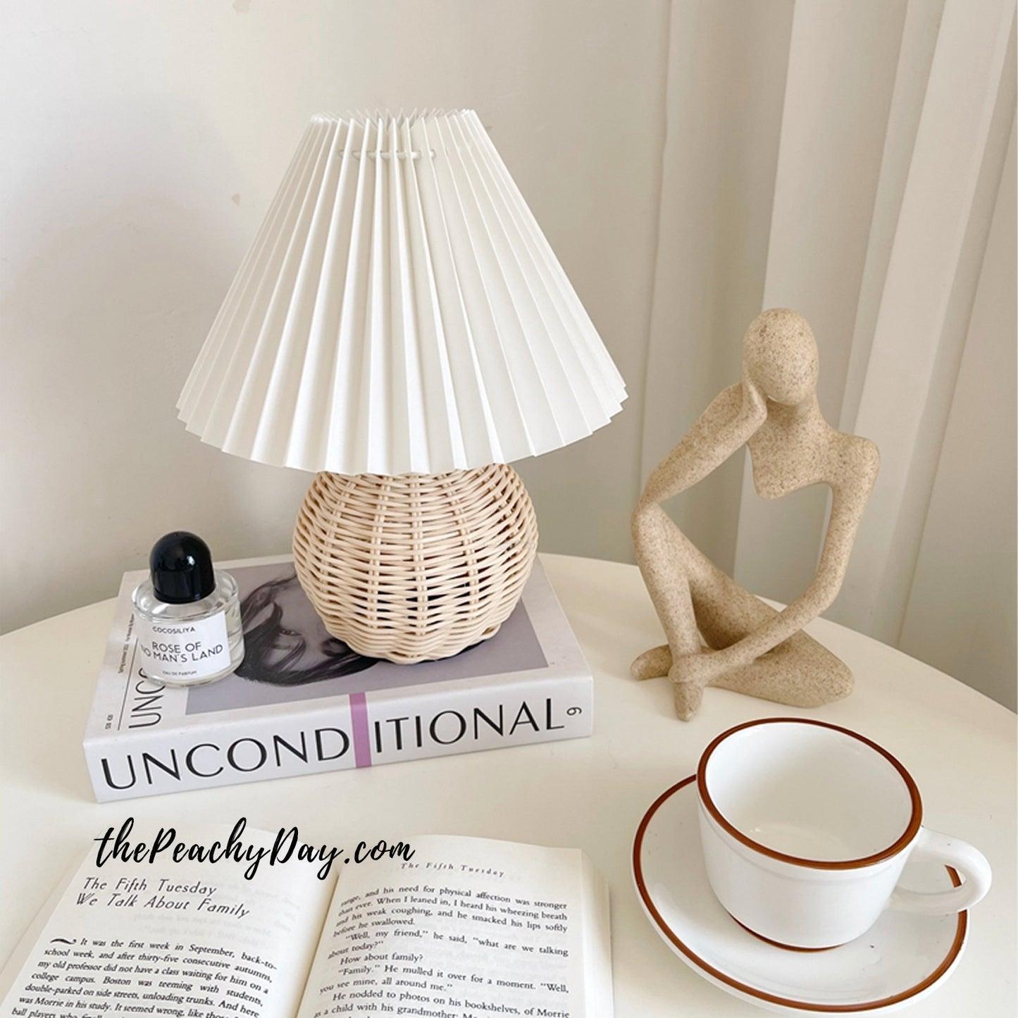 Rattan Pleated Table lamp 9.4