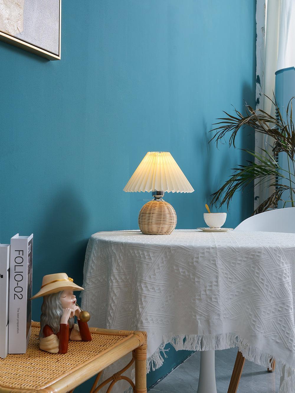 Rattan Pleated Table lamp 9.4
