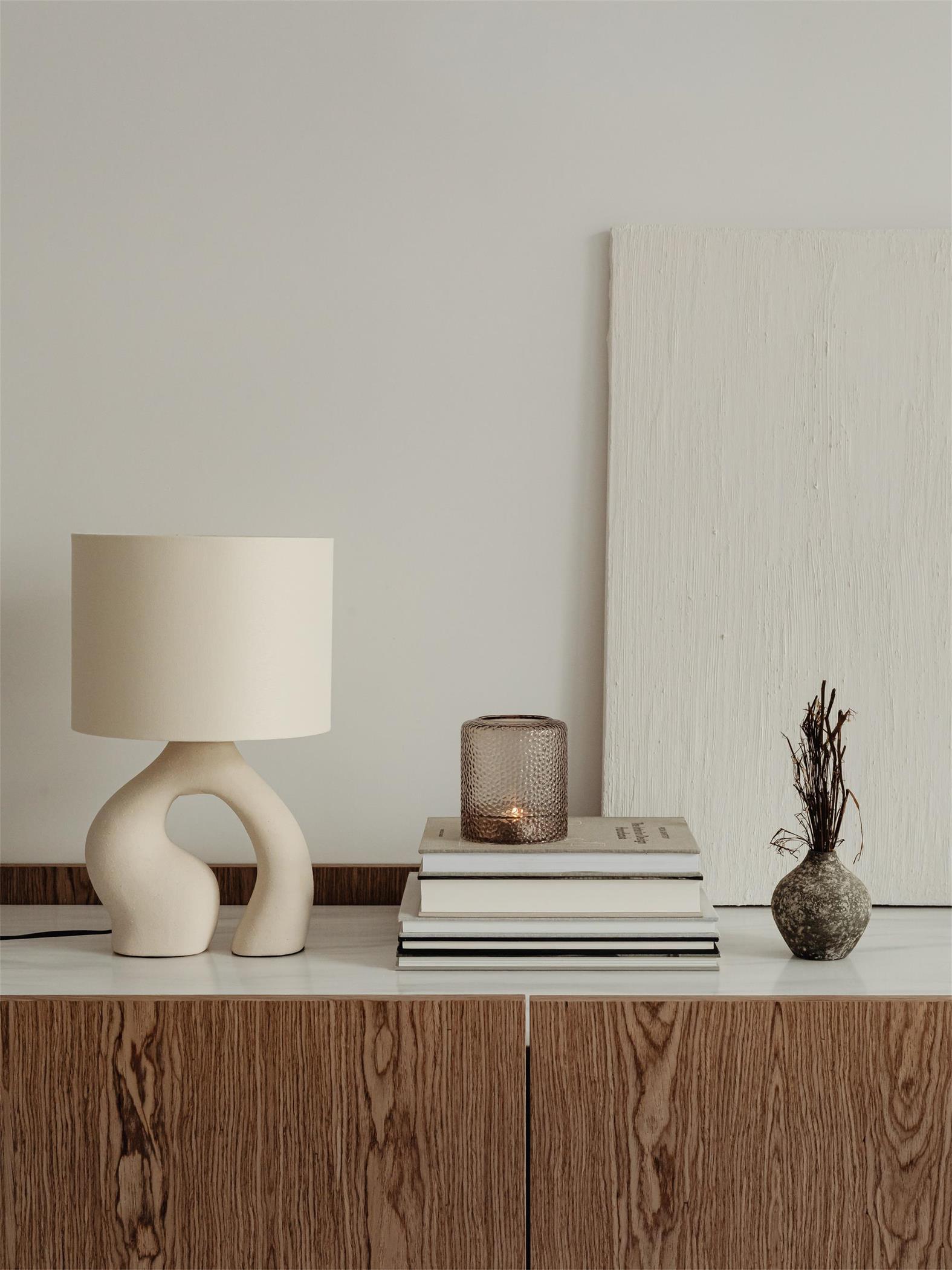 Resin Art Table Lamp 15.7