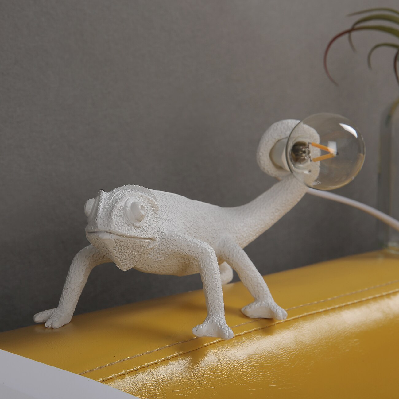 Resin Lizard Table Lamp 7.5