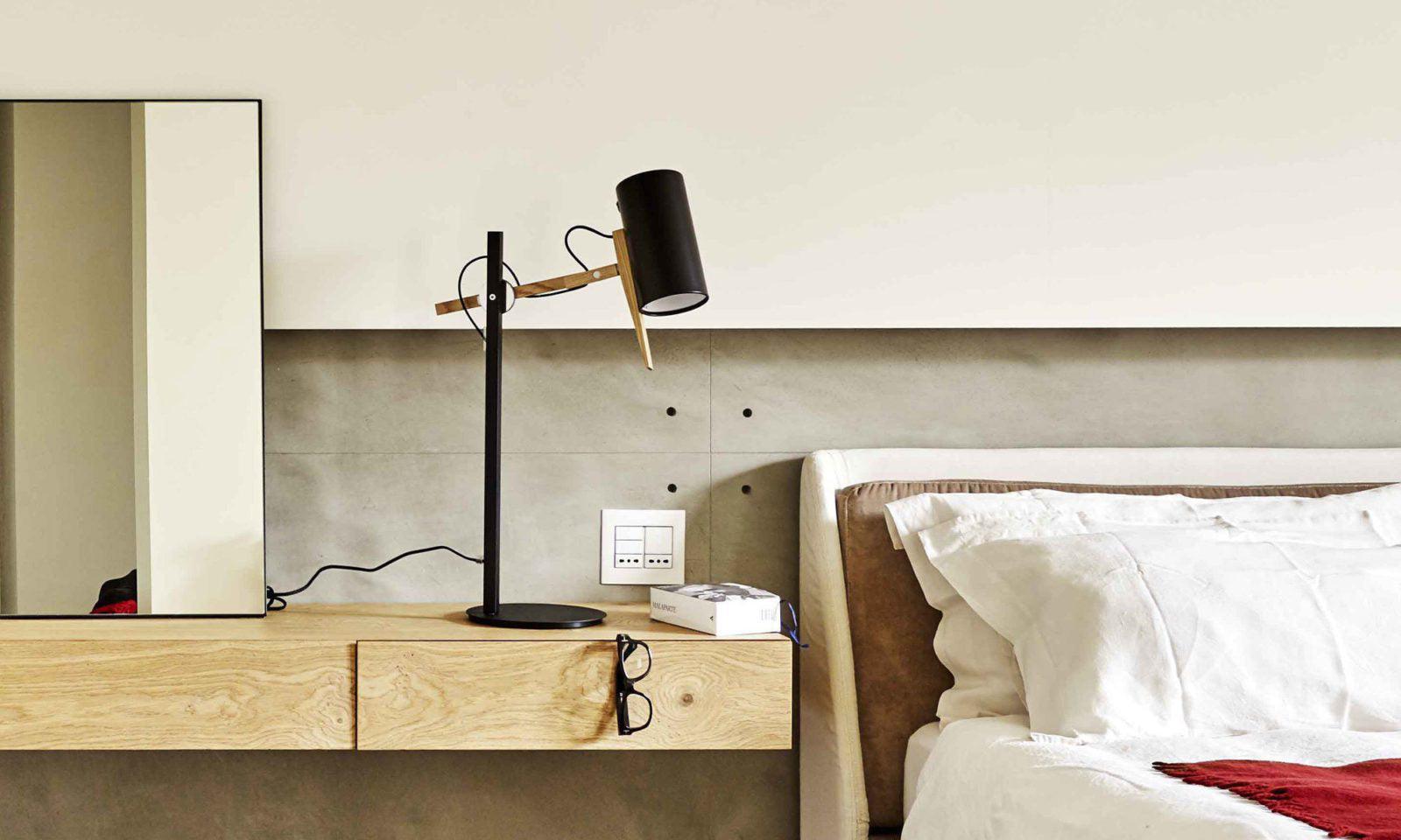 Scantling Table Lamp 15.7