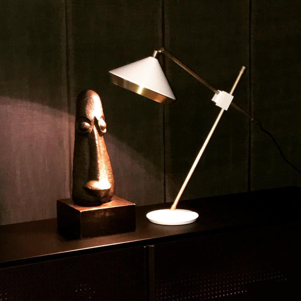 Shear Table Lamp detail view 6