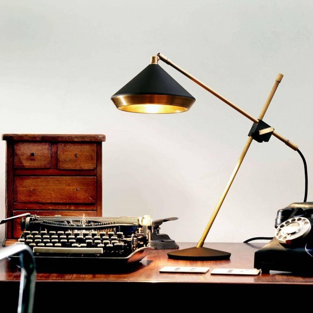 Shear Table Lamp detail view 5