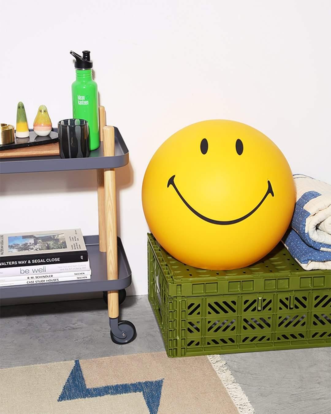 Smiling Reading Light Table Lamp detail view 23