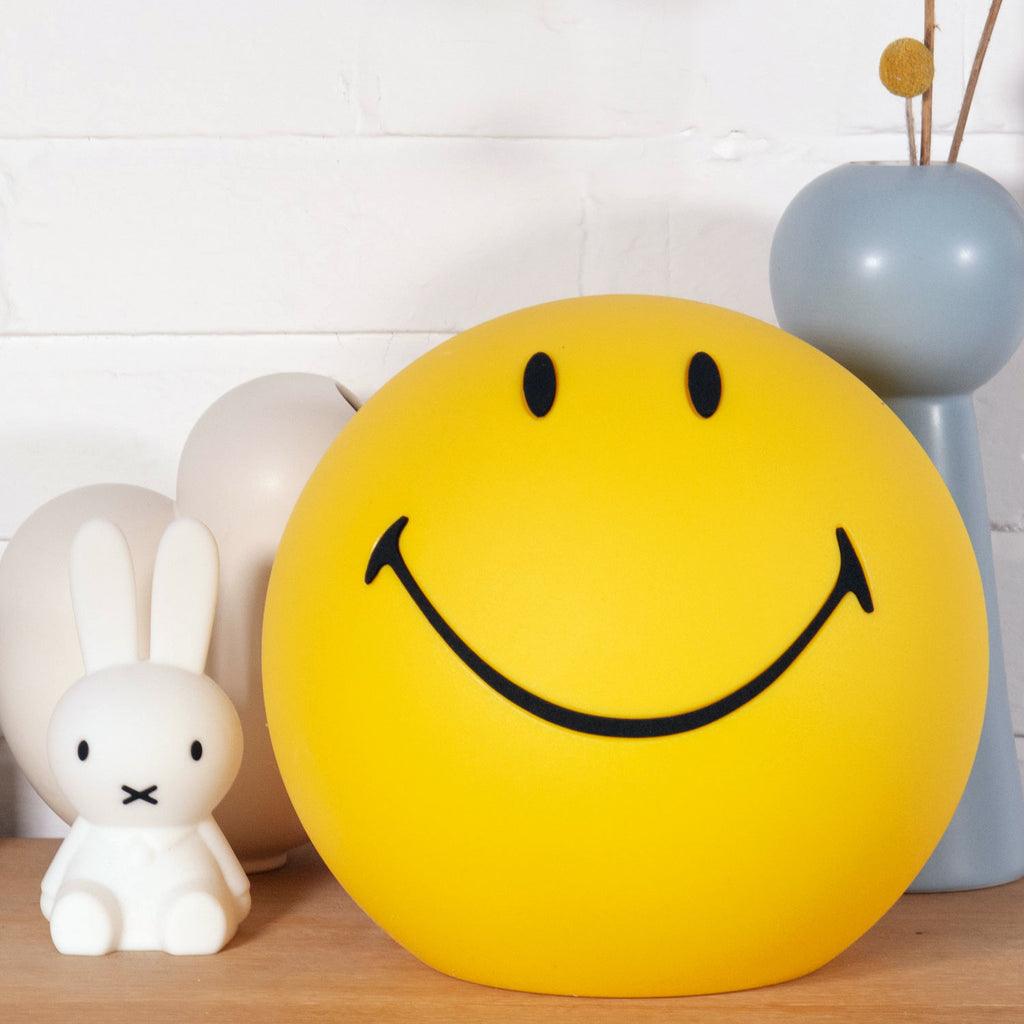 Smiling Reading Light Table Lamp detail view 10