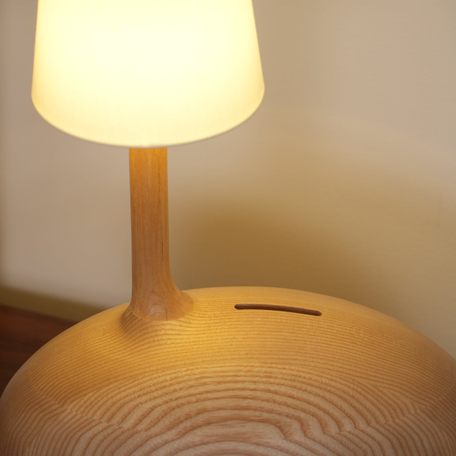 Snail Table Lamp 15.7