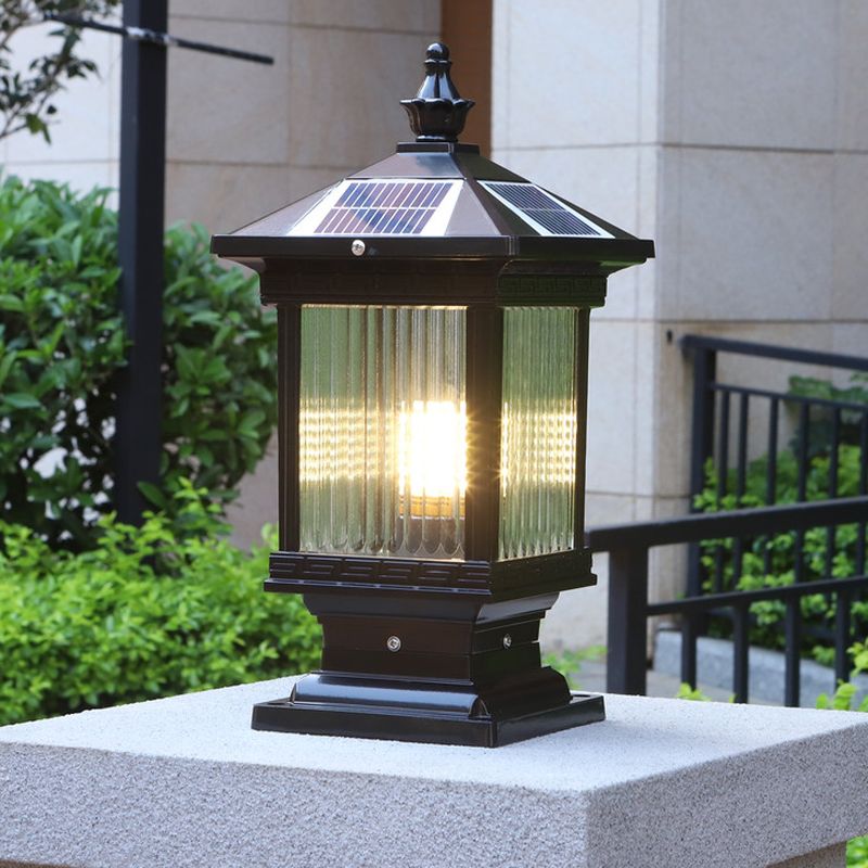 Solar Classic Lantern Outdoor Light