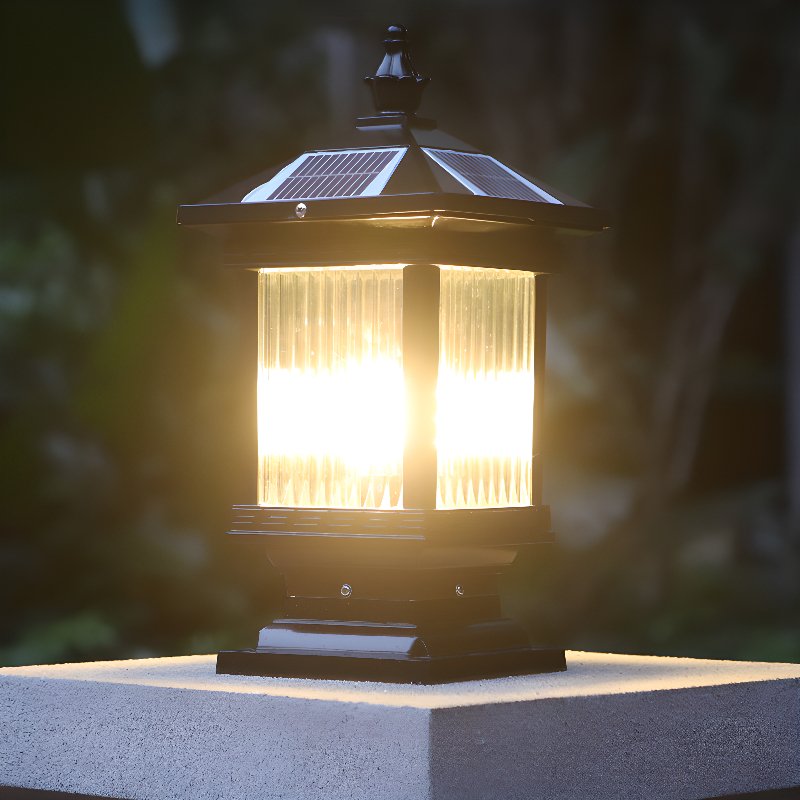 Solar Classic Lantern Outdoor Light