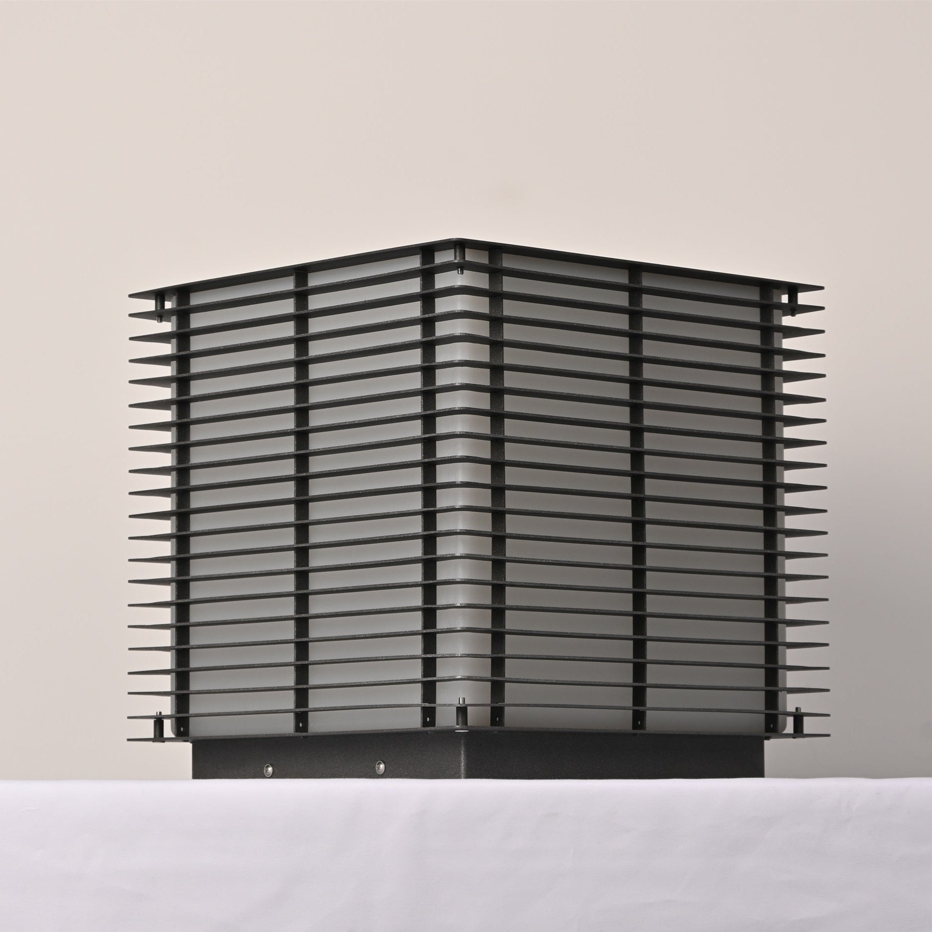Solar Grid Outdoor Light