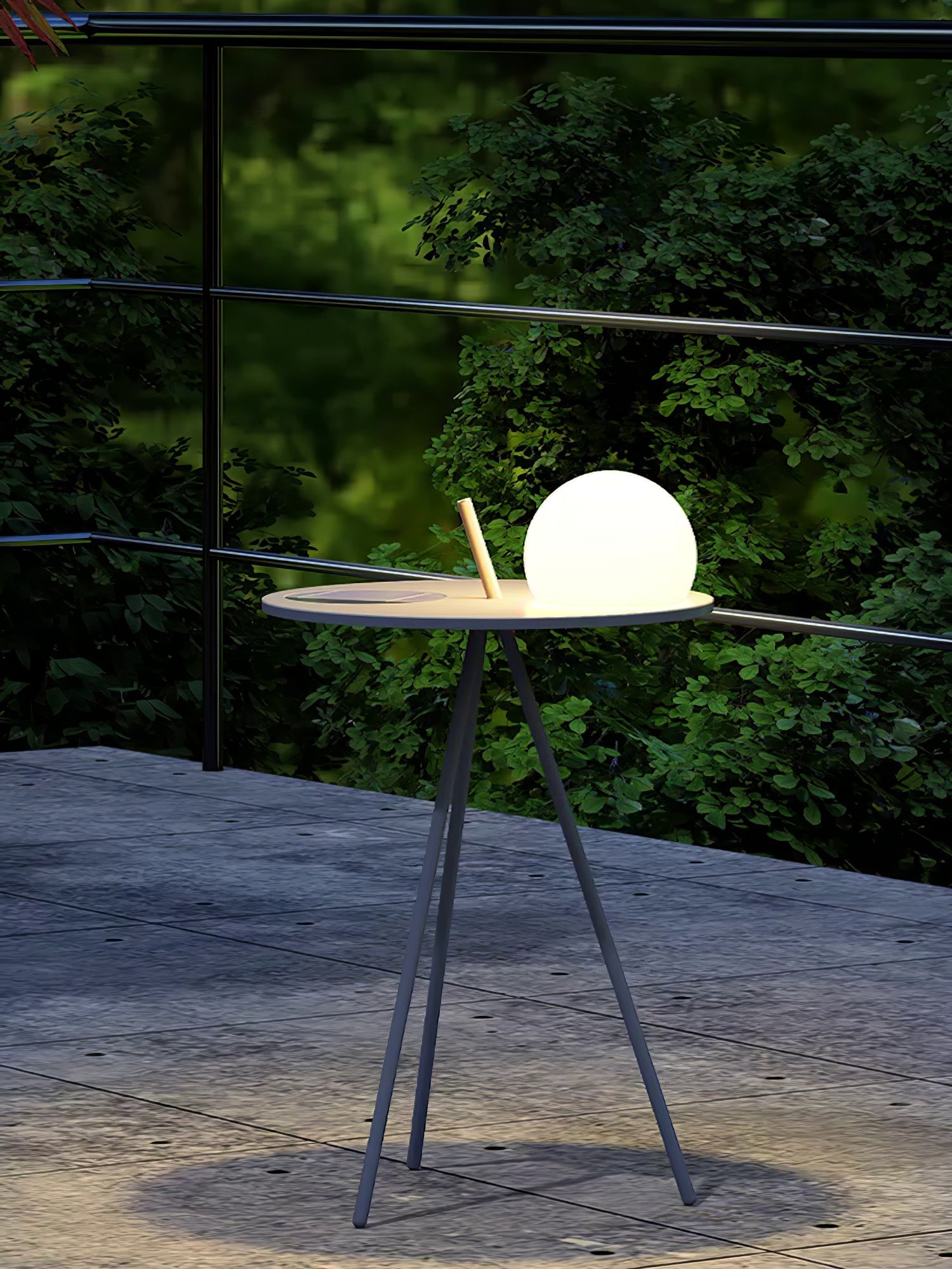 Soluna Tripod Outdoor Lamp End Table