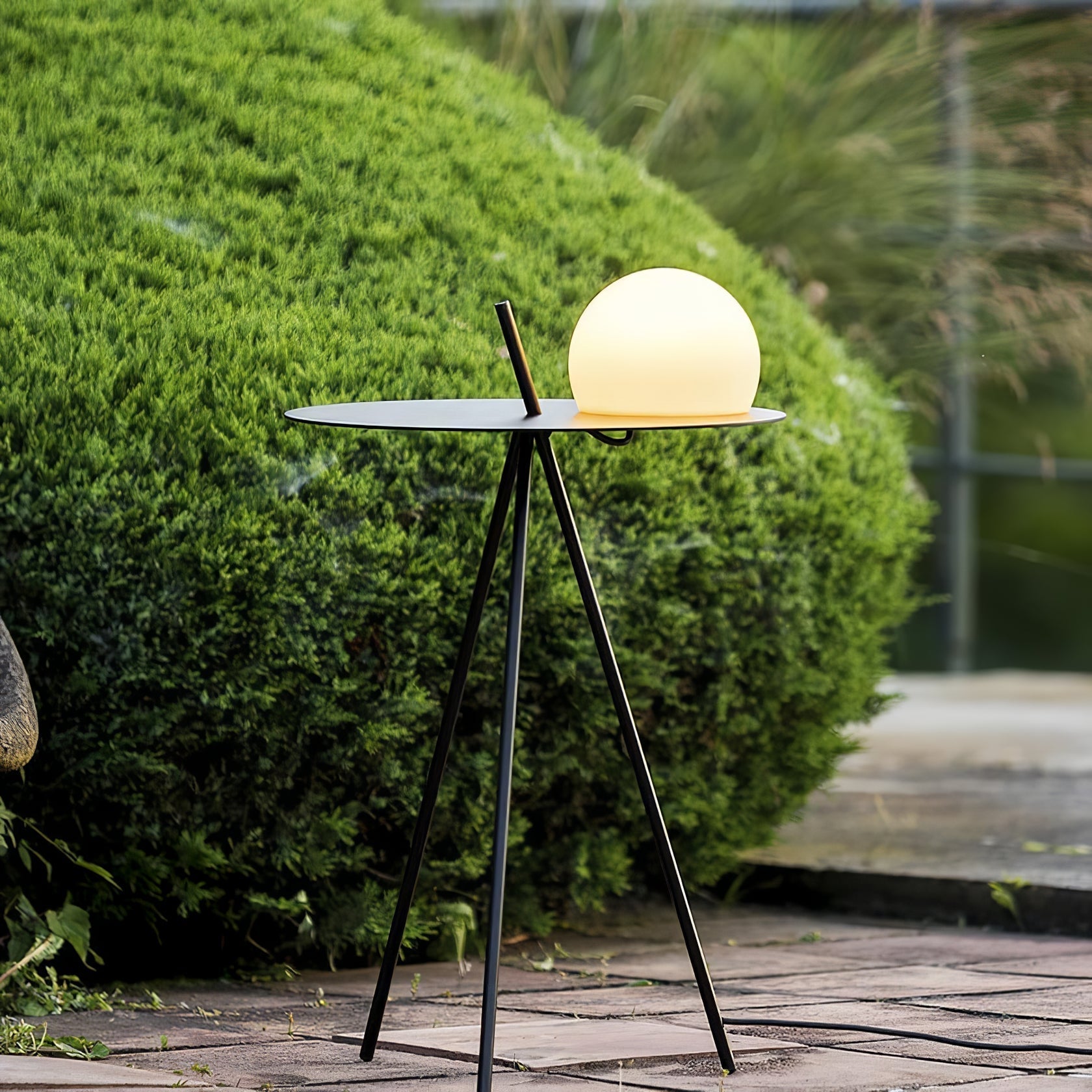 Soluna Tripod Outdoor Lamp End Table