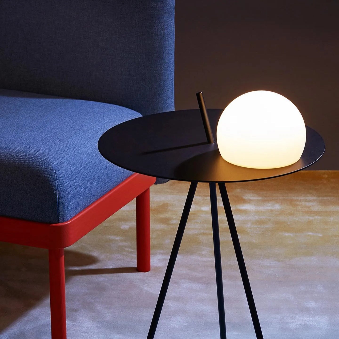 Soluna Tripod Outdoor Lamp End Table