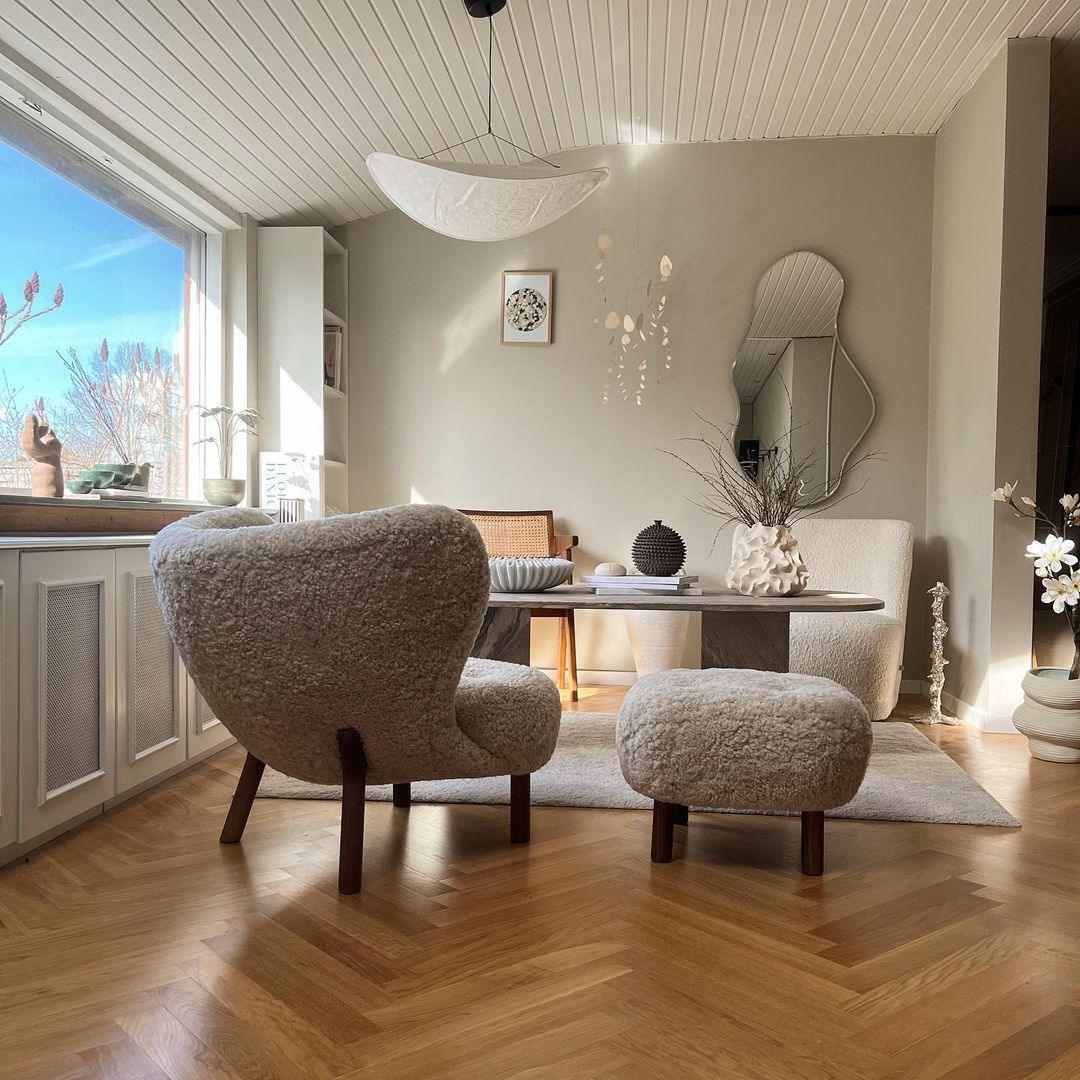 Tense Pendant Light