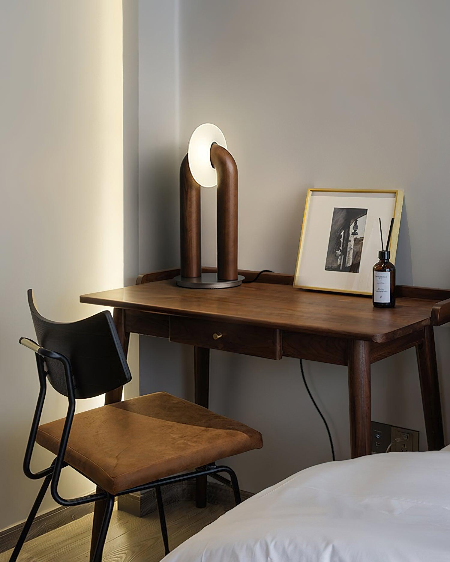 U-Shaped Xuanguang Table Lamp 7.9