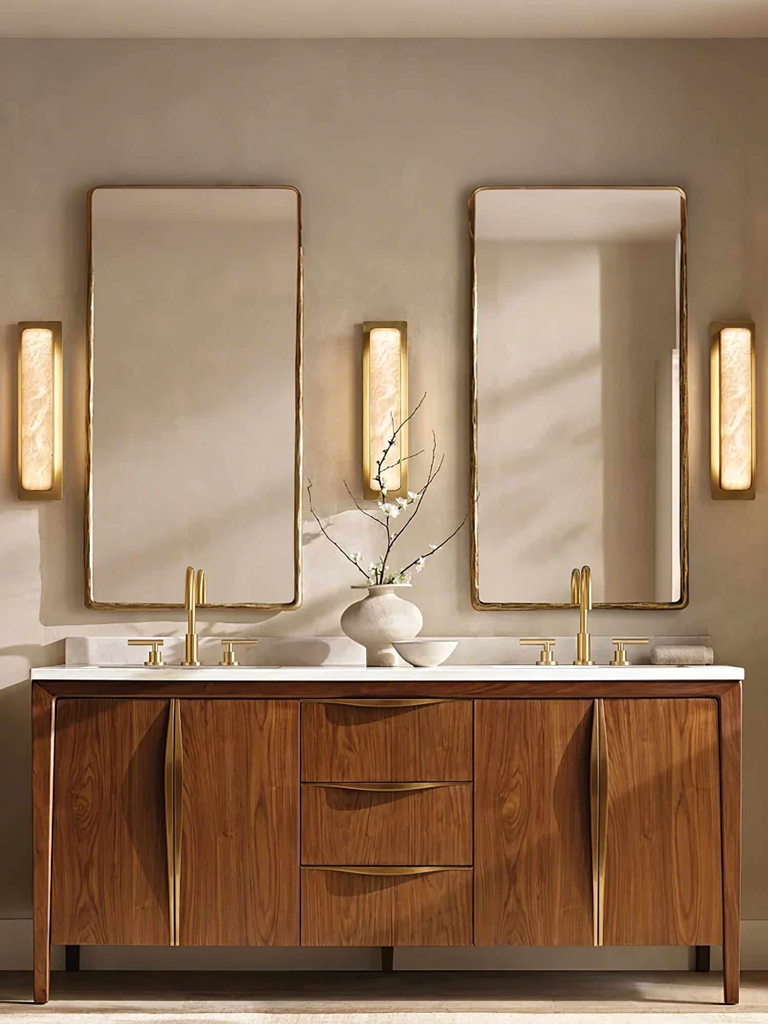 Velmora Wall Light