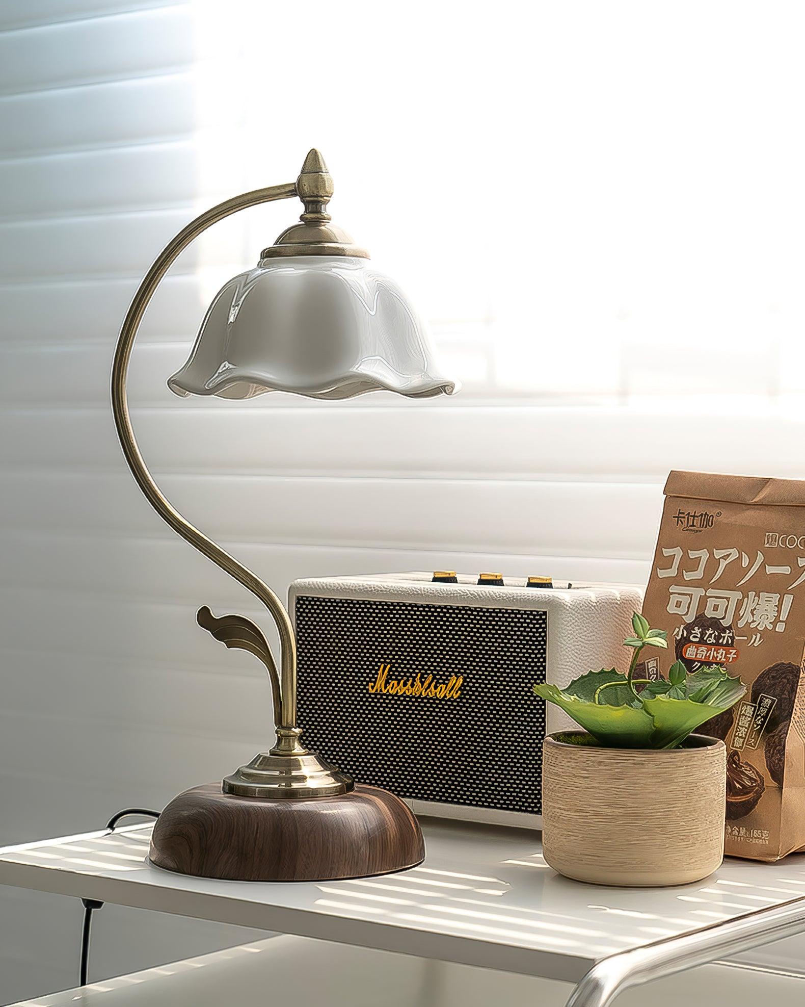 Vintage Laiton Table Lamp 6.7