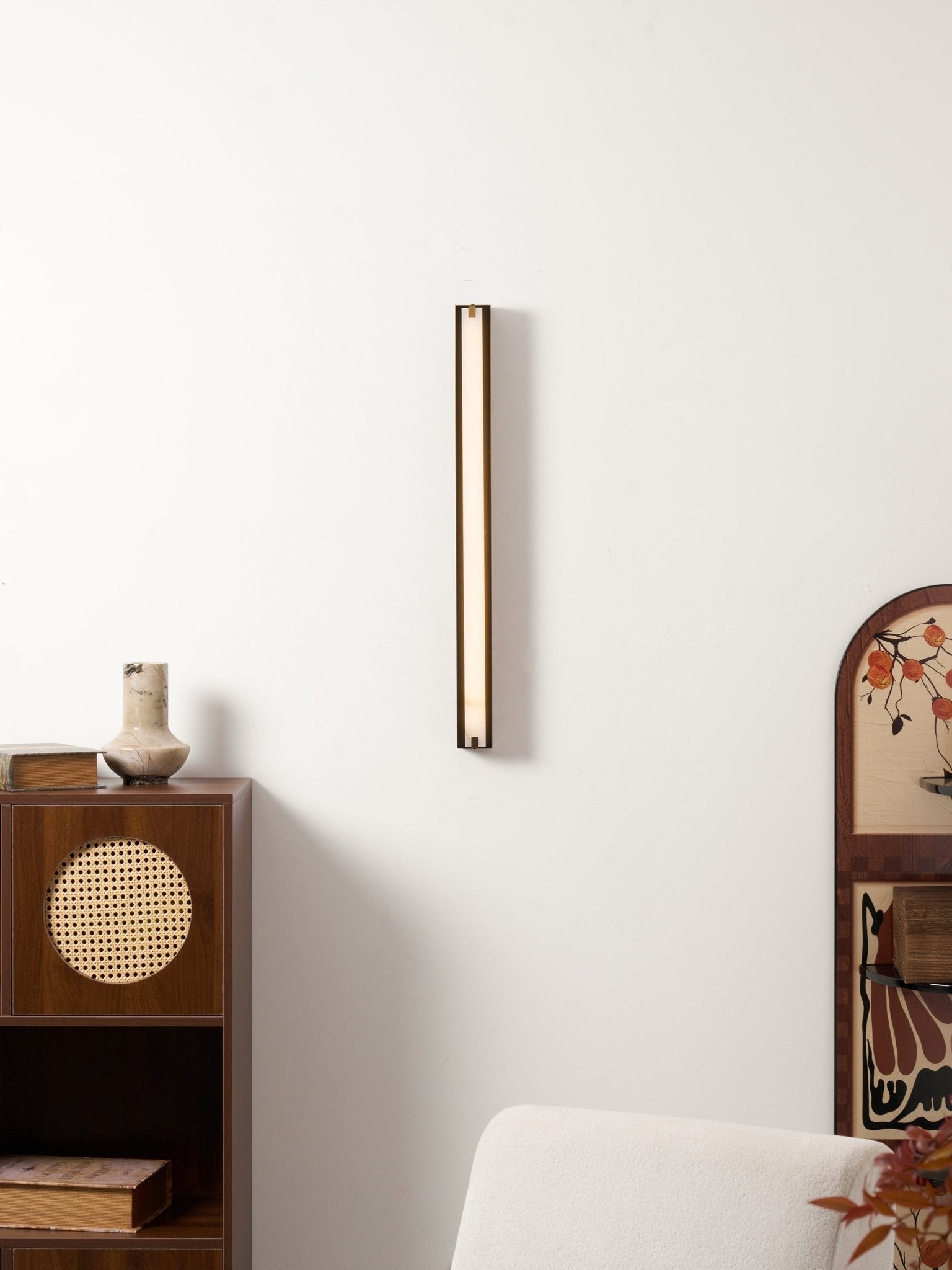 Alvara Alabaster Vertical Wall Light, Bedroom Wall Sconce, detail 6