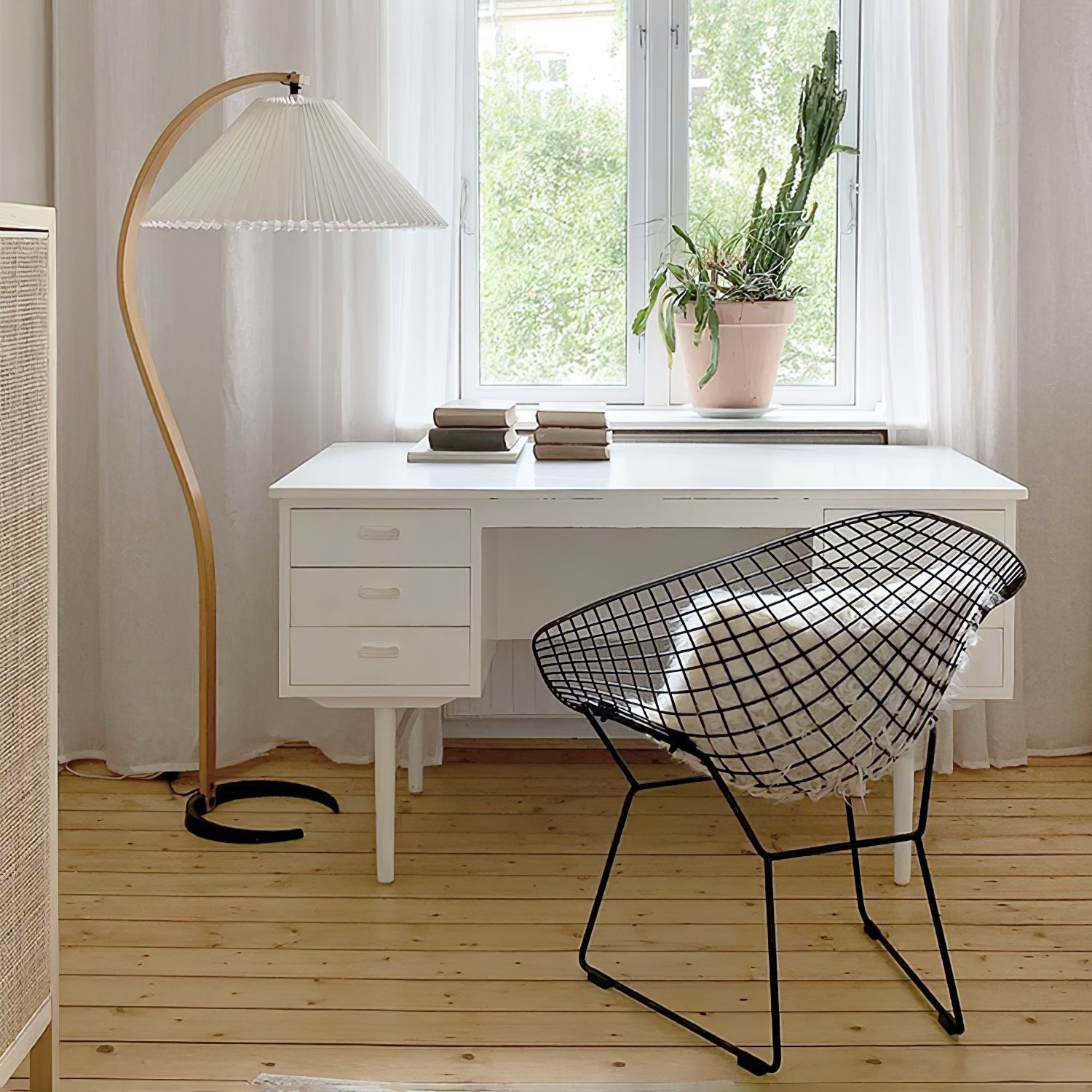 Caprani Scandinavian Floor Lamp