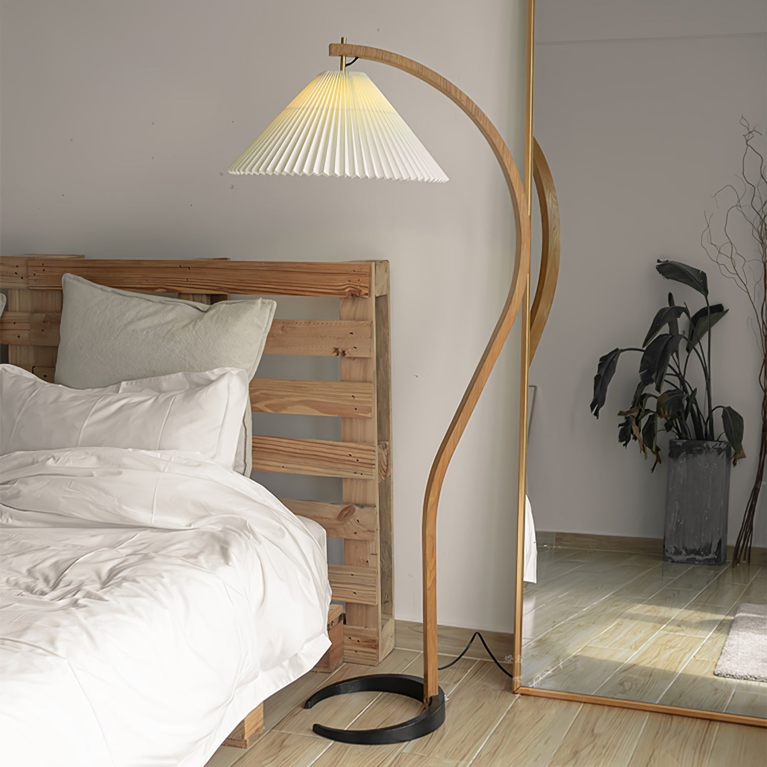Caprani Scandinavian Floor Lamp