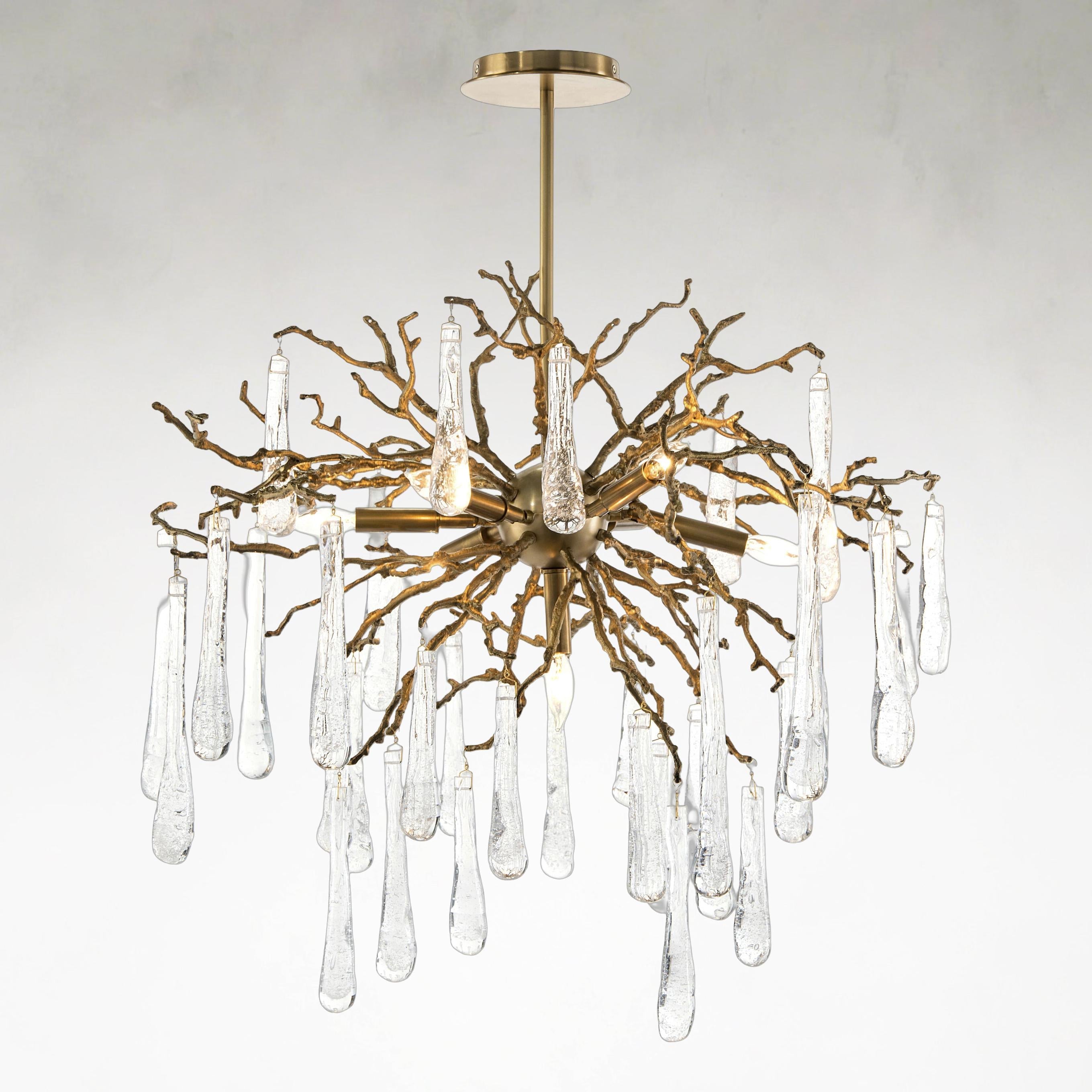 Leahs Seven-Light Brass Chandelier Ceiling Fi x ture