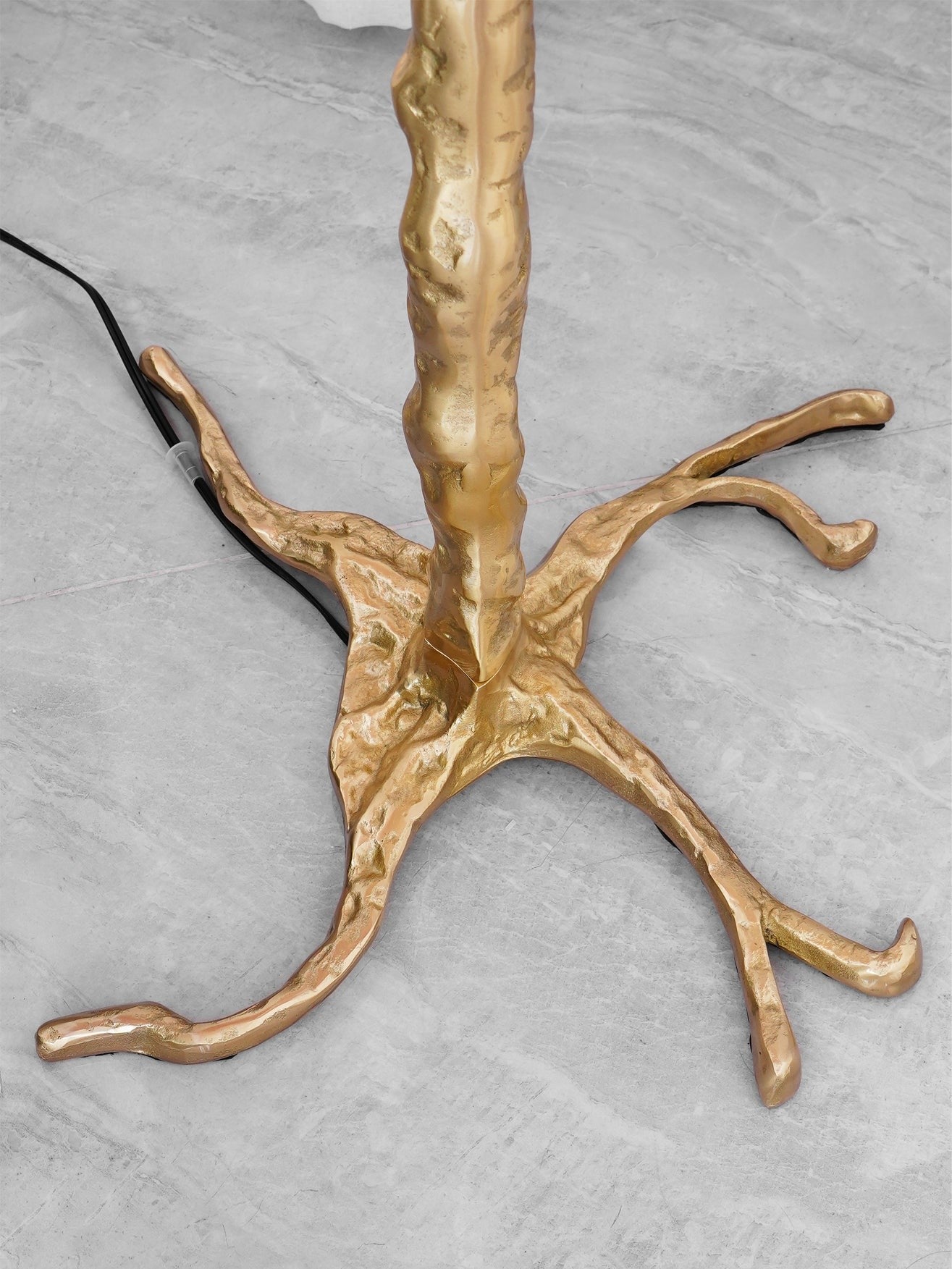 Feathered Elegance Brass Floor Lamp detail view 120