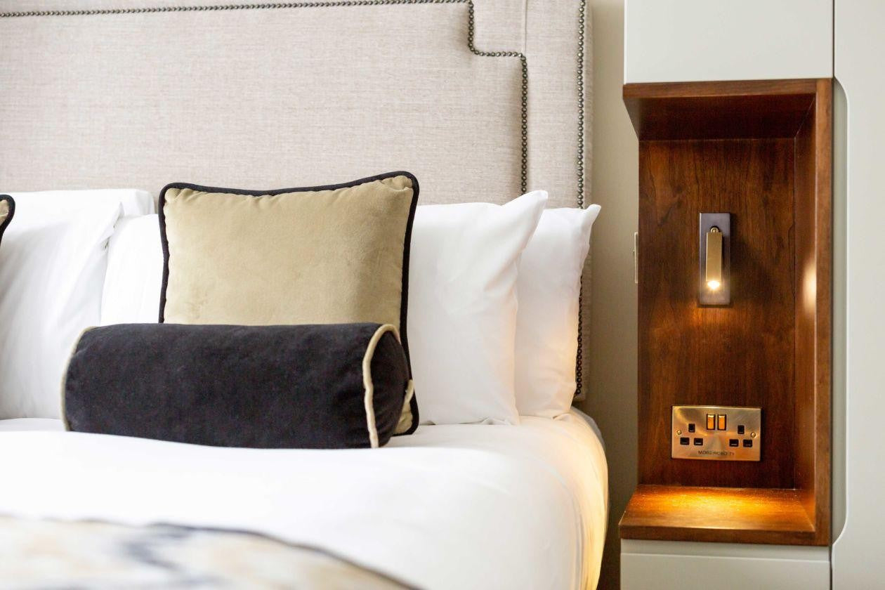 Flush-Fold Bedside Reading Light Wall Sconce