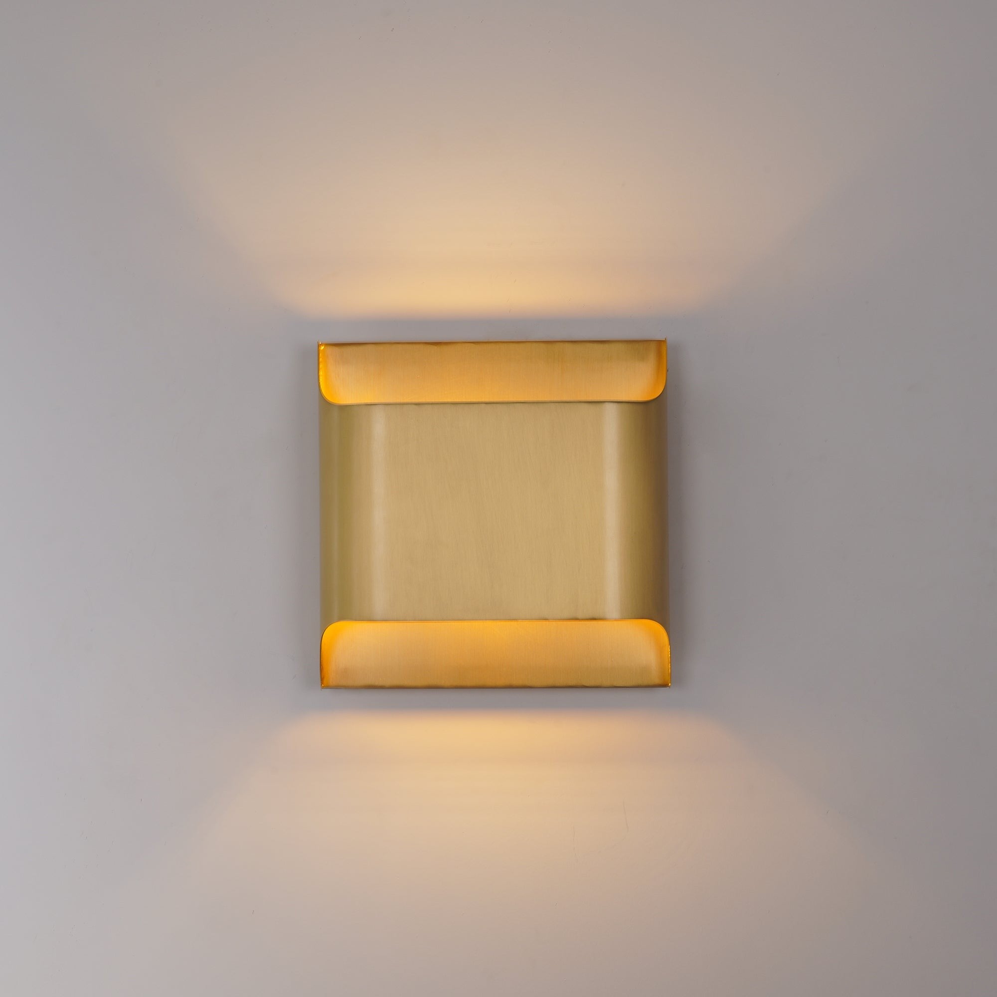 Leclerc Polished Brass Wall Sconce detail view 14