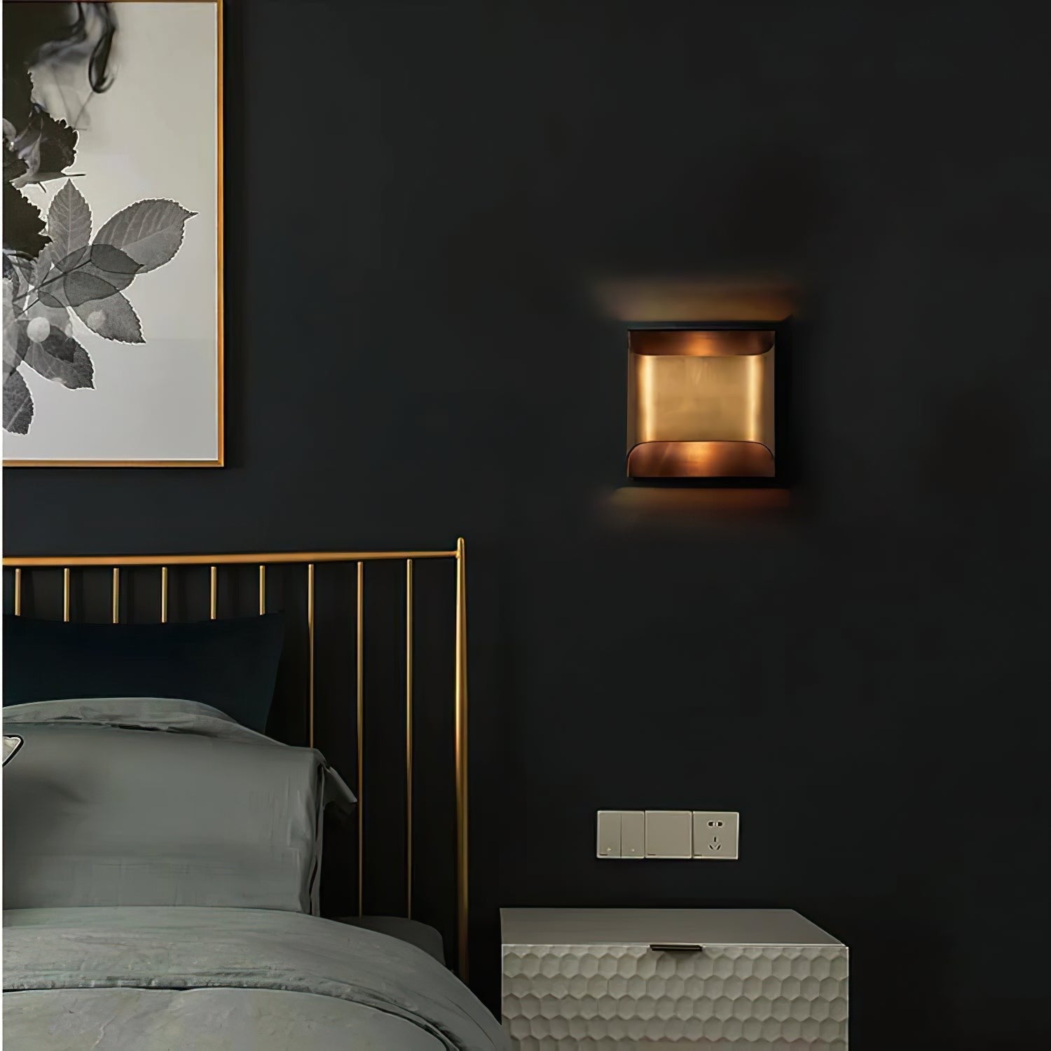 Leclerc Polished Brass Wall Sconce detail view 16