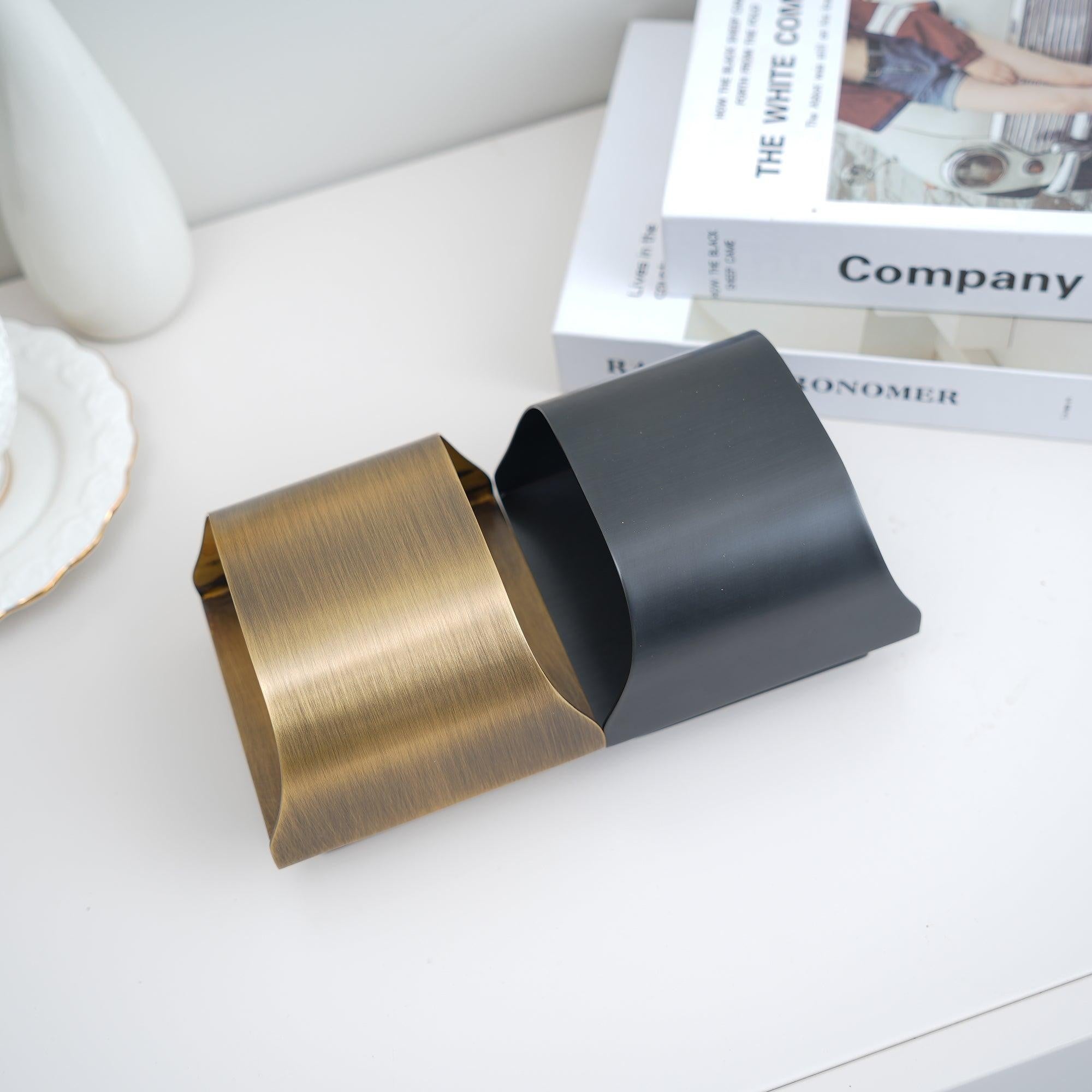 Leclerc Polished Brass Wall Sconce detail view 20