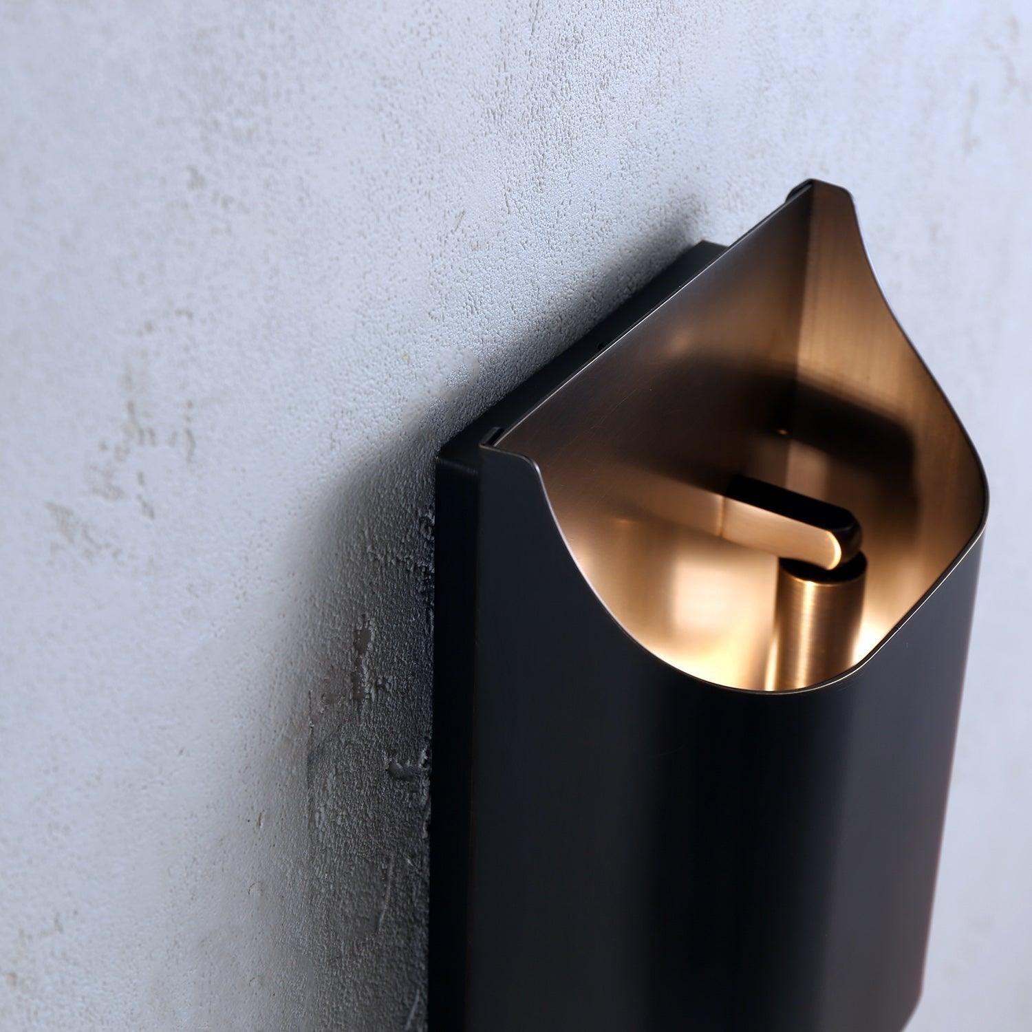 Leclerc Polished Brass Wall Sconce detail view 37