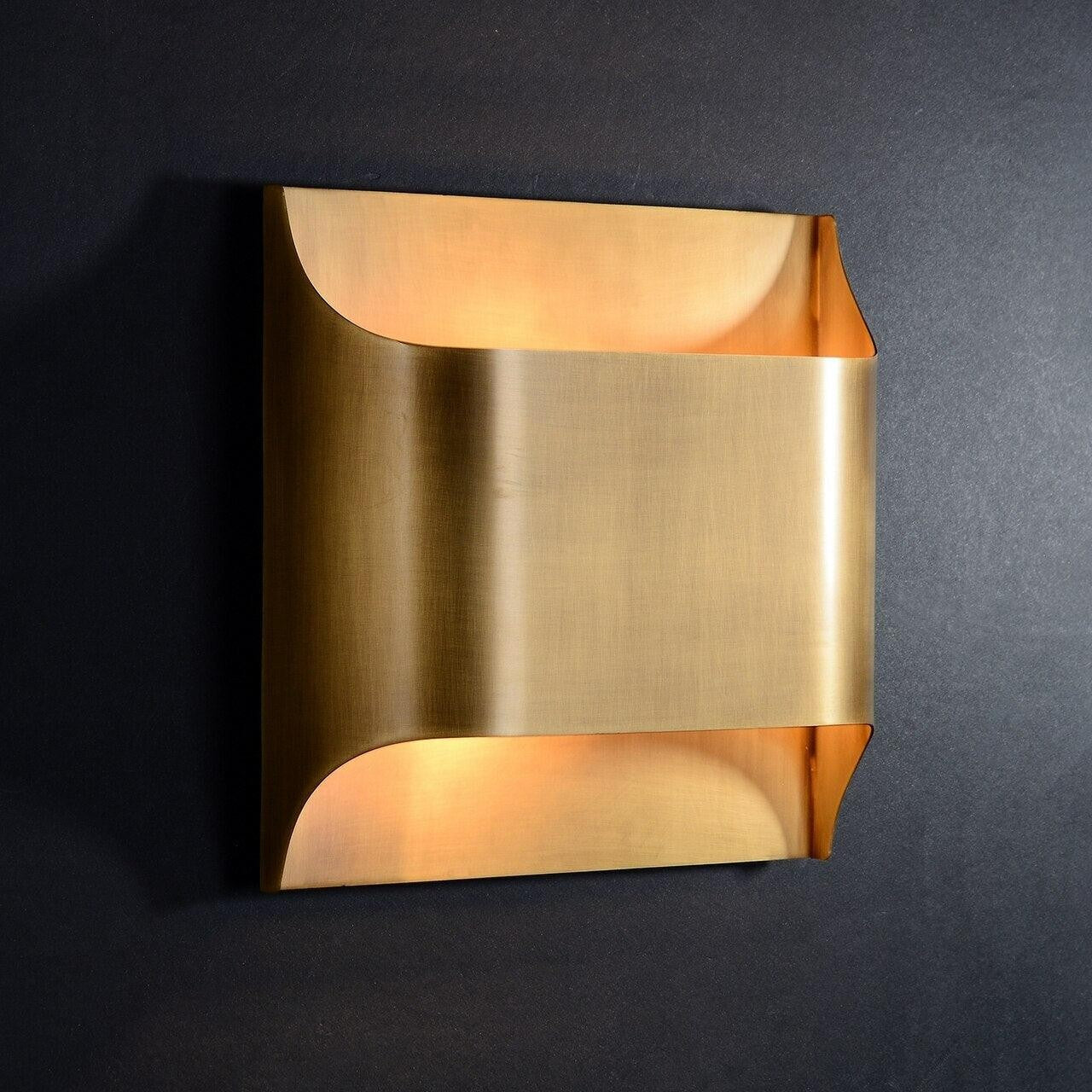 Leclerc Polished Brass Wall Sconce detail view 52