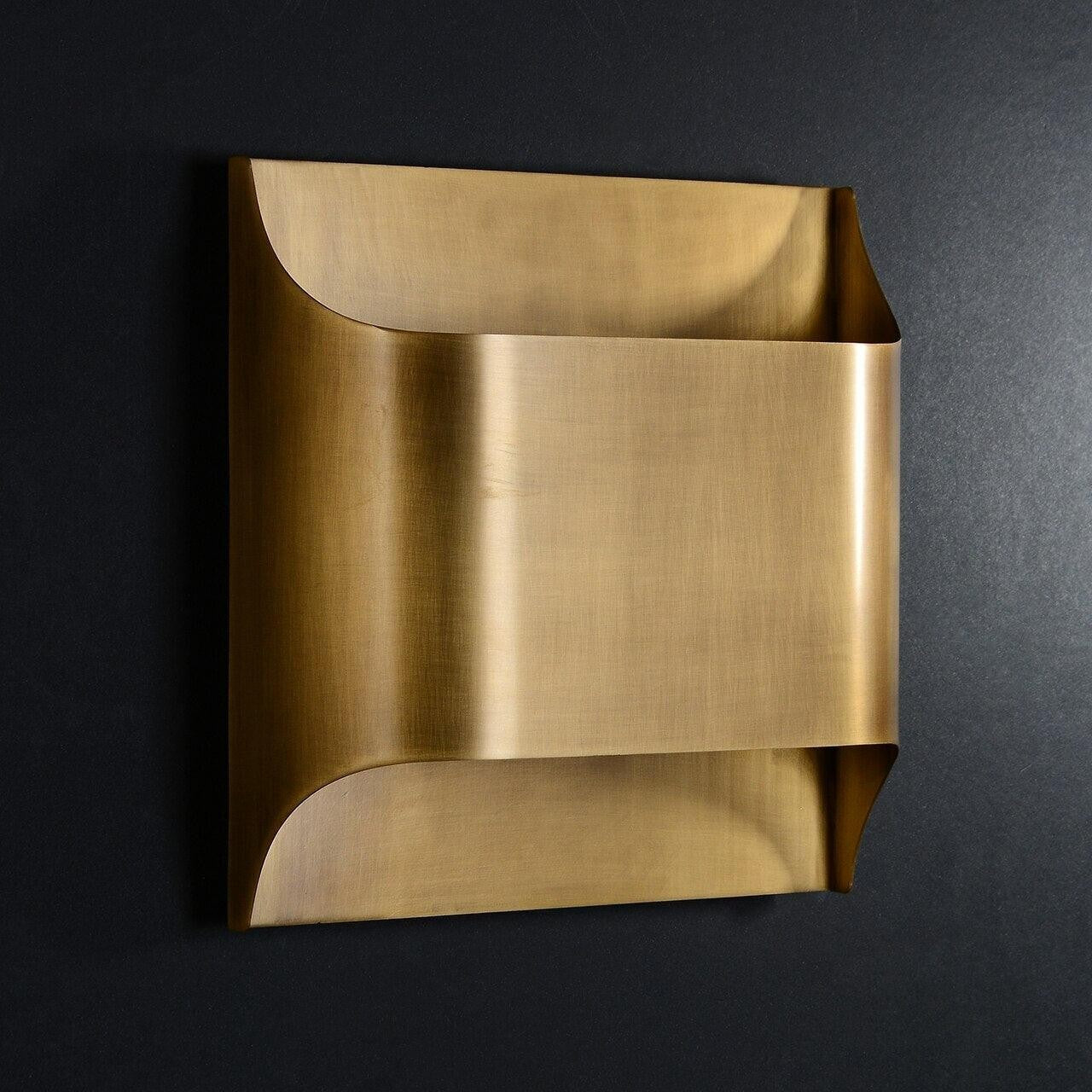 Leclerc Polished Brass Wall Sconce detail view 53