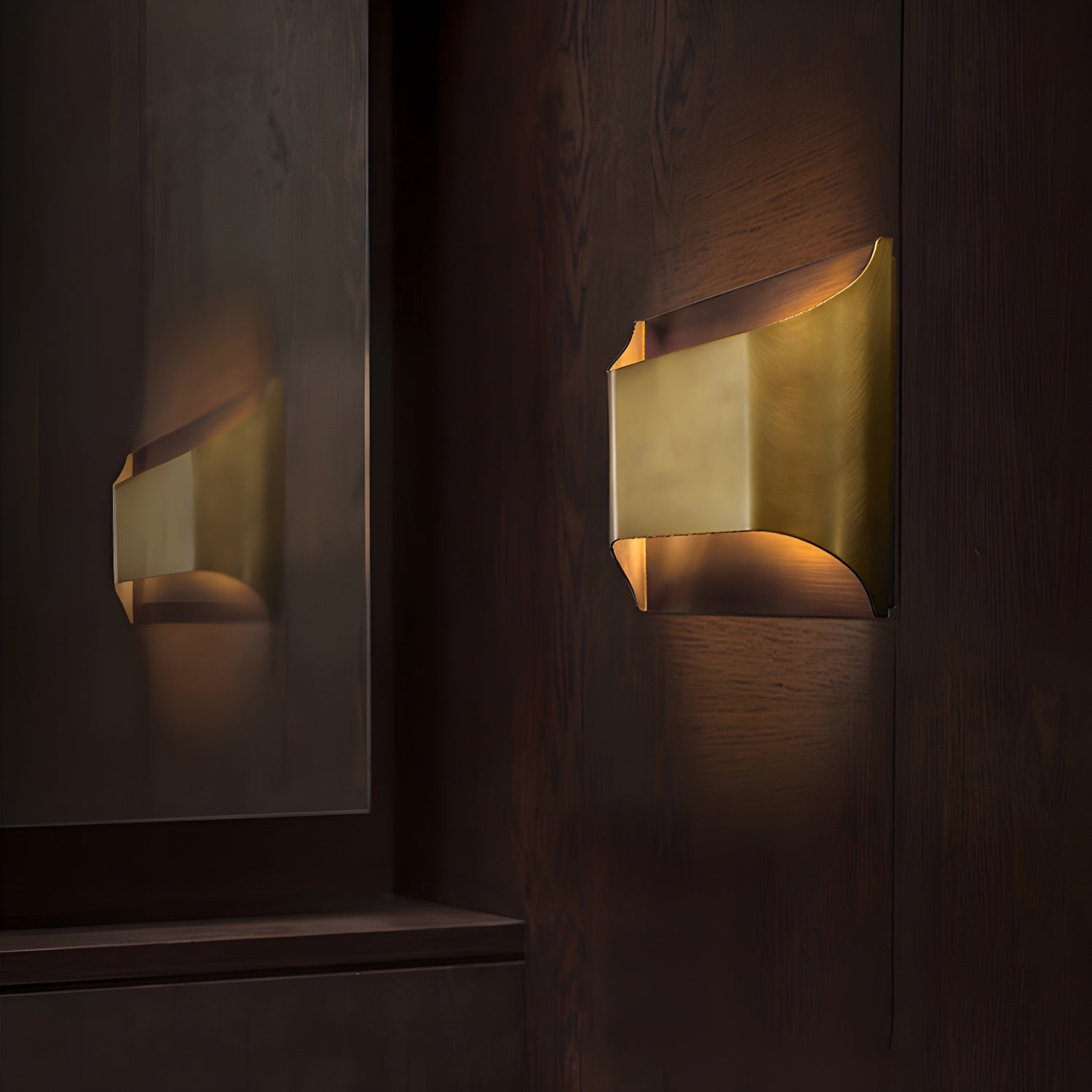 Leclerc Polished Brass Wall Sconce detail view 6