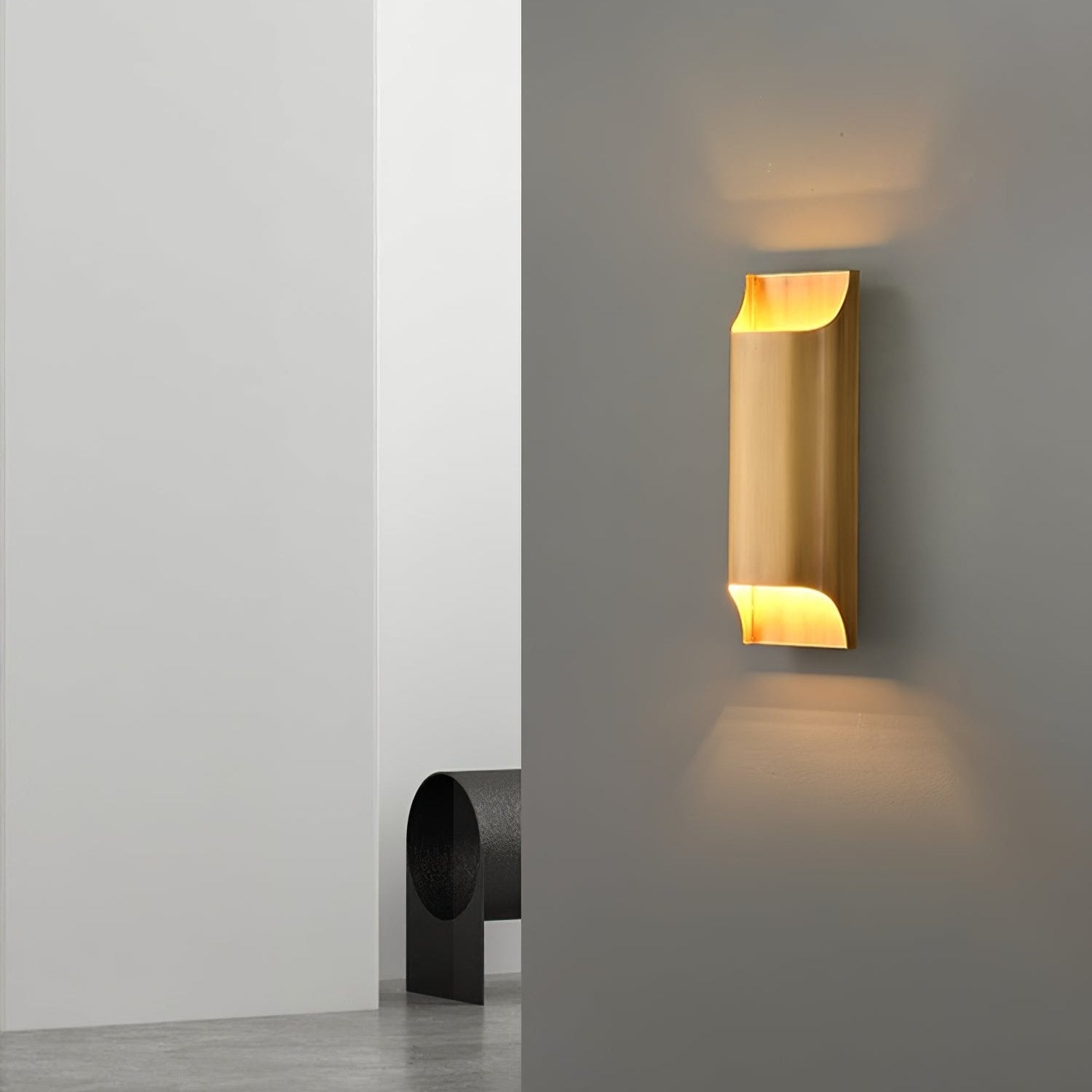 Leclerc Polished Brass Wall Sconce detail view 9