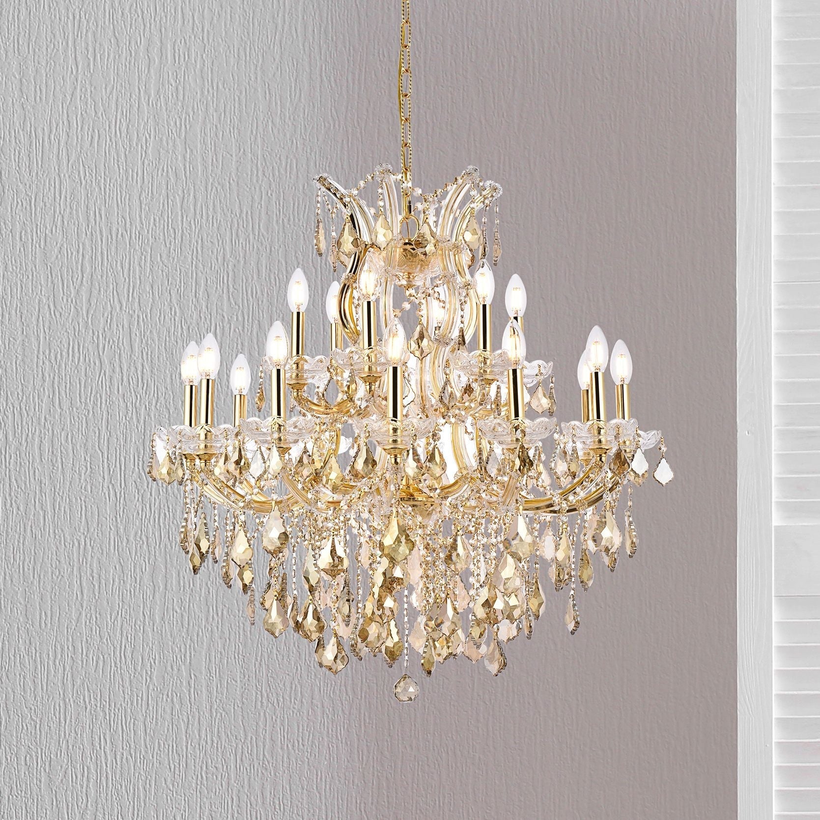 Maria Theresa 19-Light Gold Chandelier Golden Teak