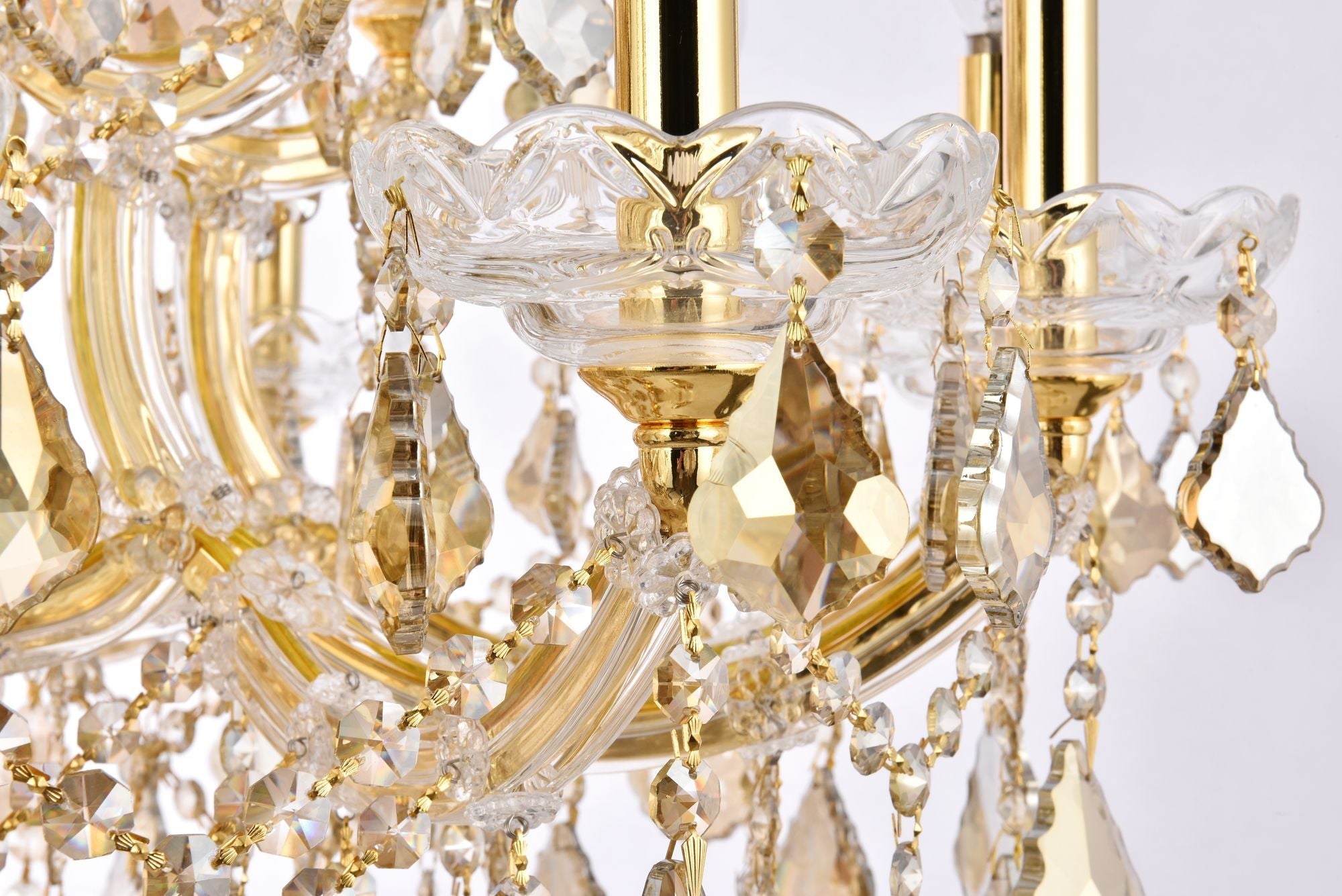 Maria Theresa 19-Light Gold Chandelier Golden Teak