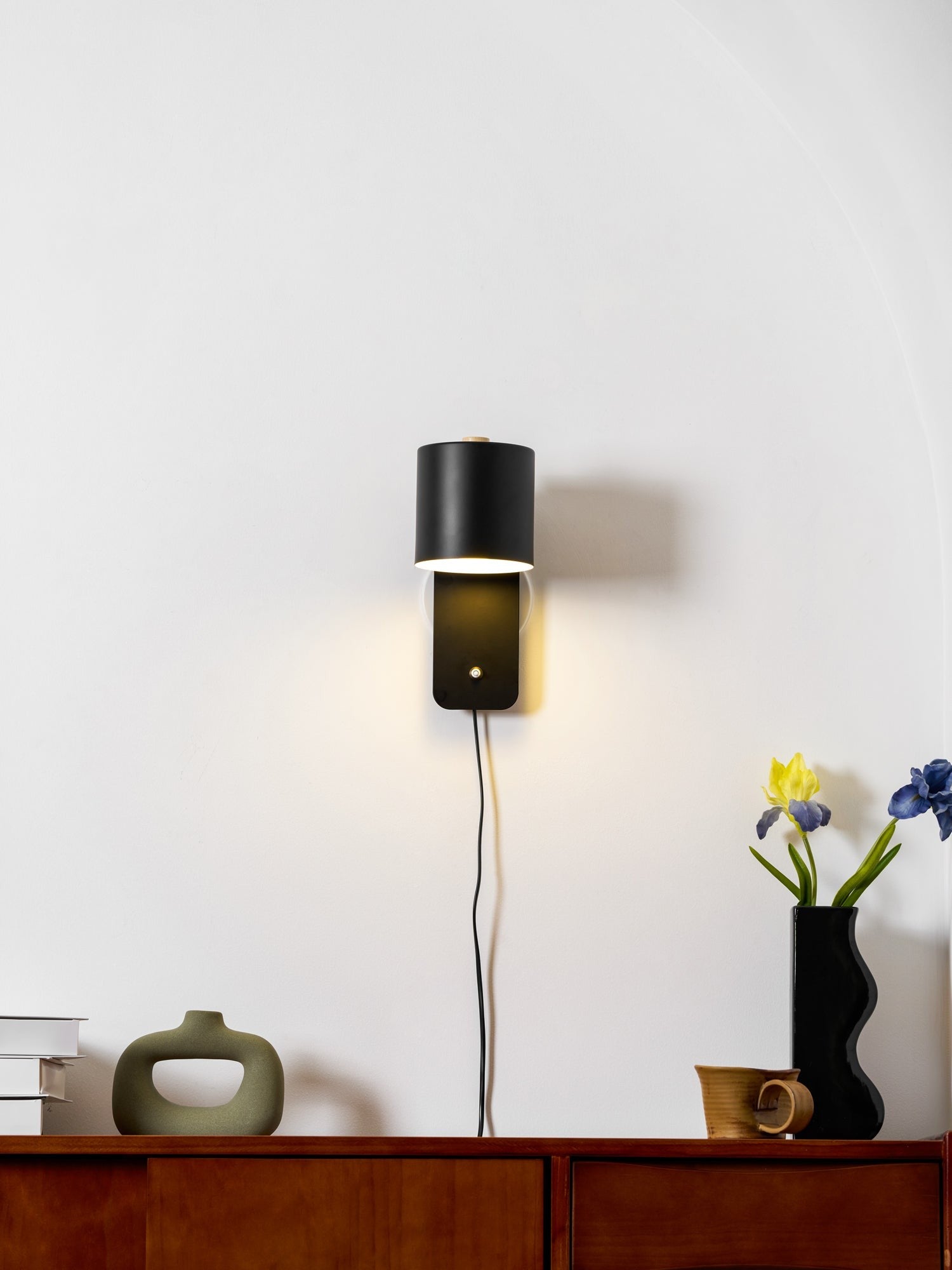 Orbit Plug-in Rotating Wall Lamp