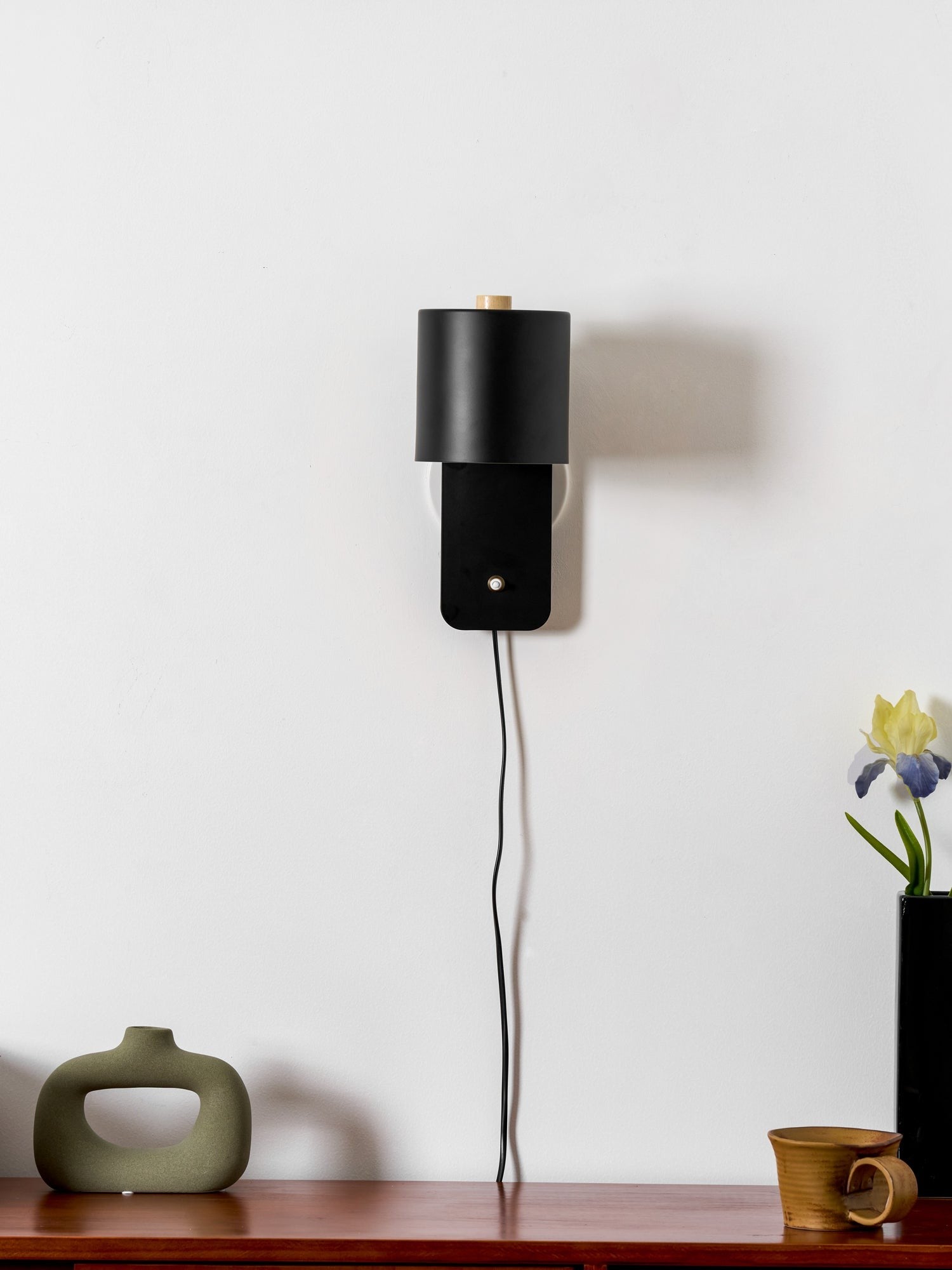 Orbit Plug-in Rotating Wall Lamp