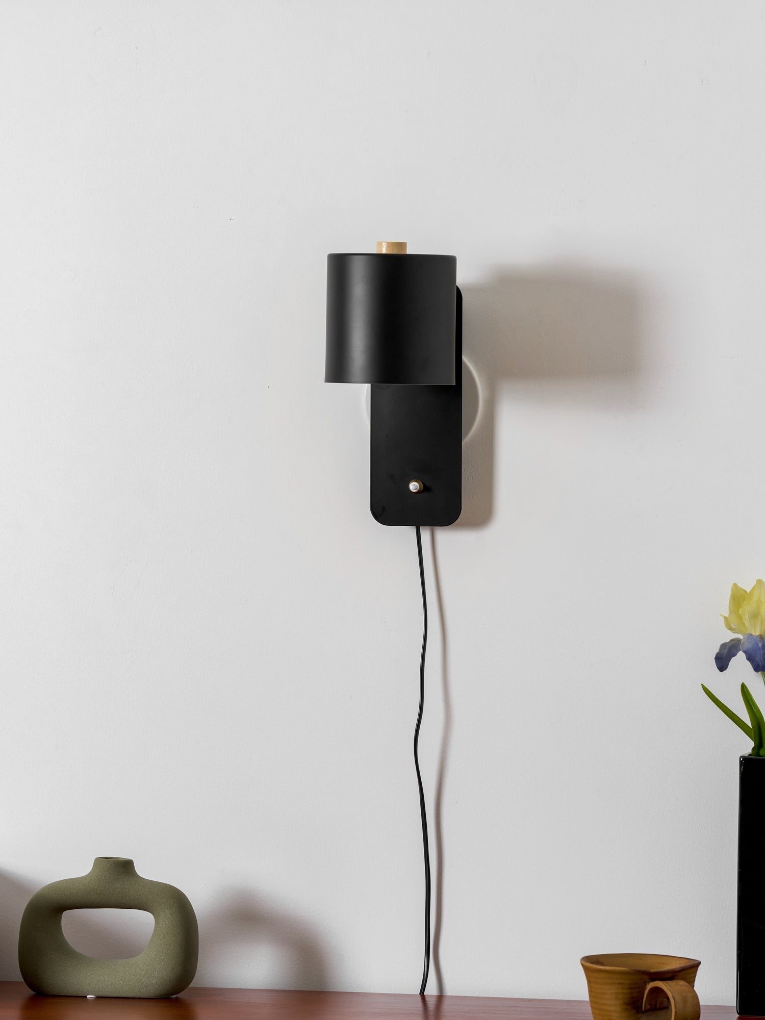 Orbit Plug-in Rotating Wall Lamp