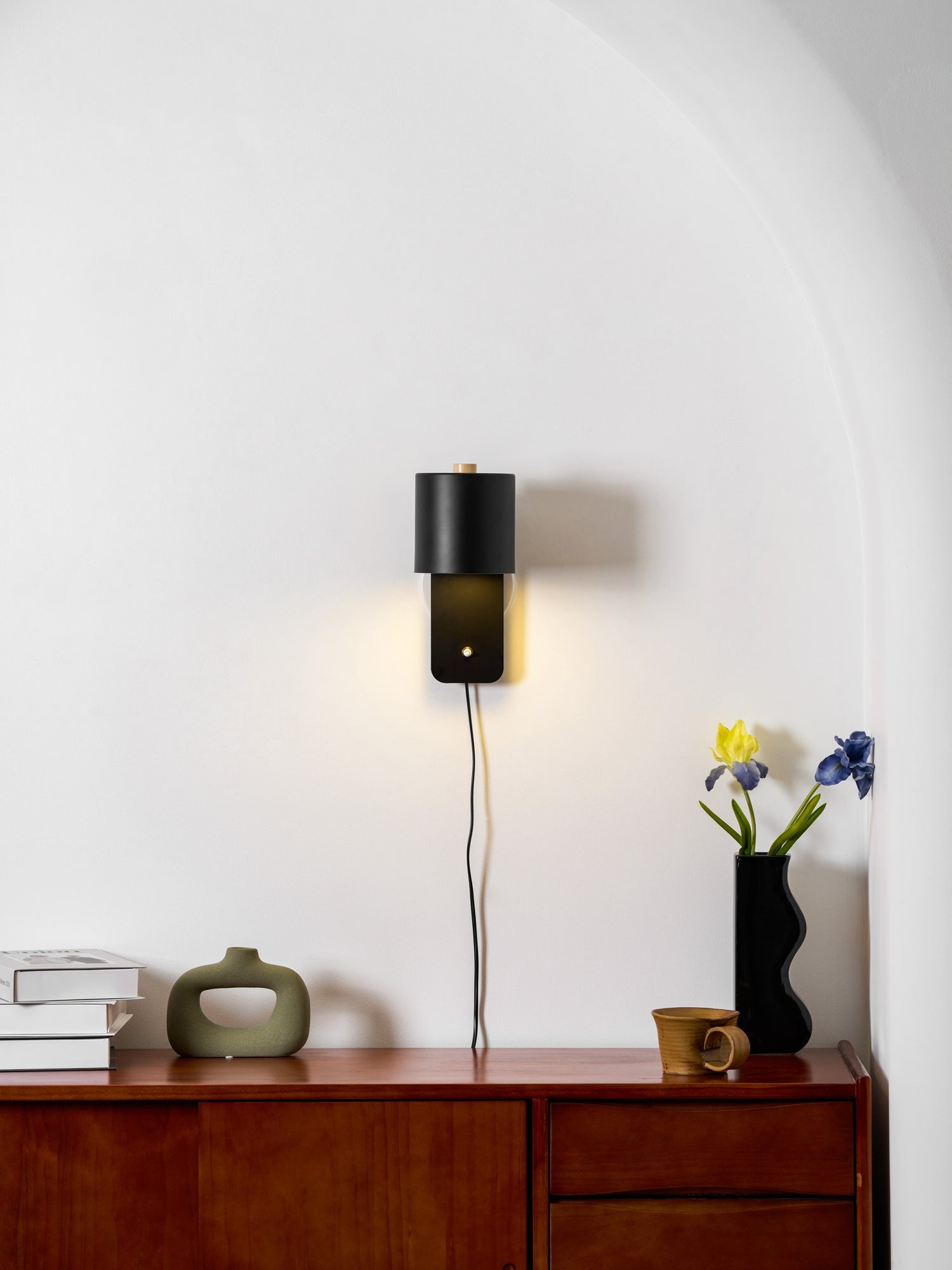 Orbit Plug-in Rotating Wall Lamp