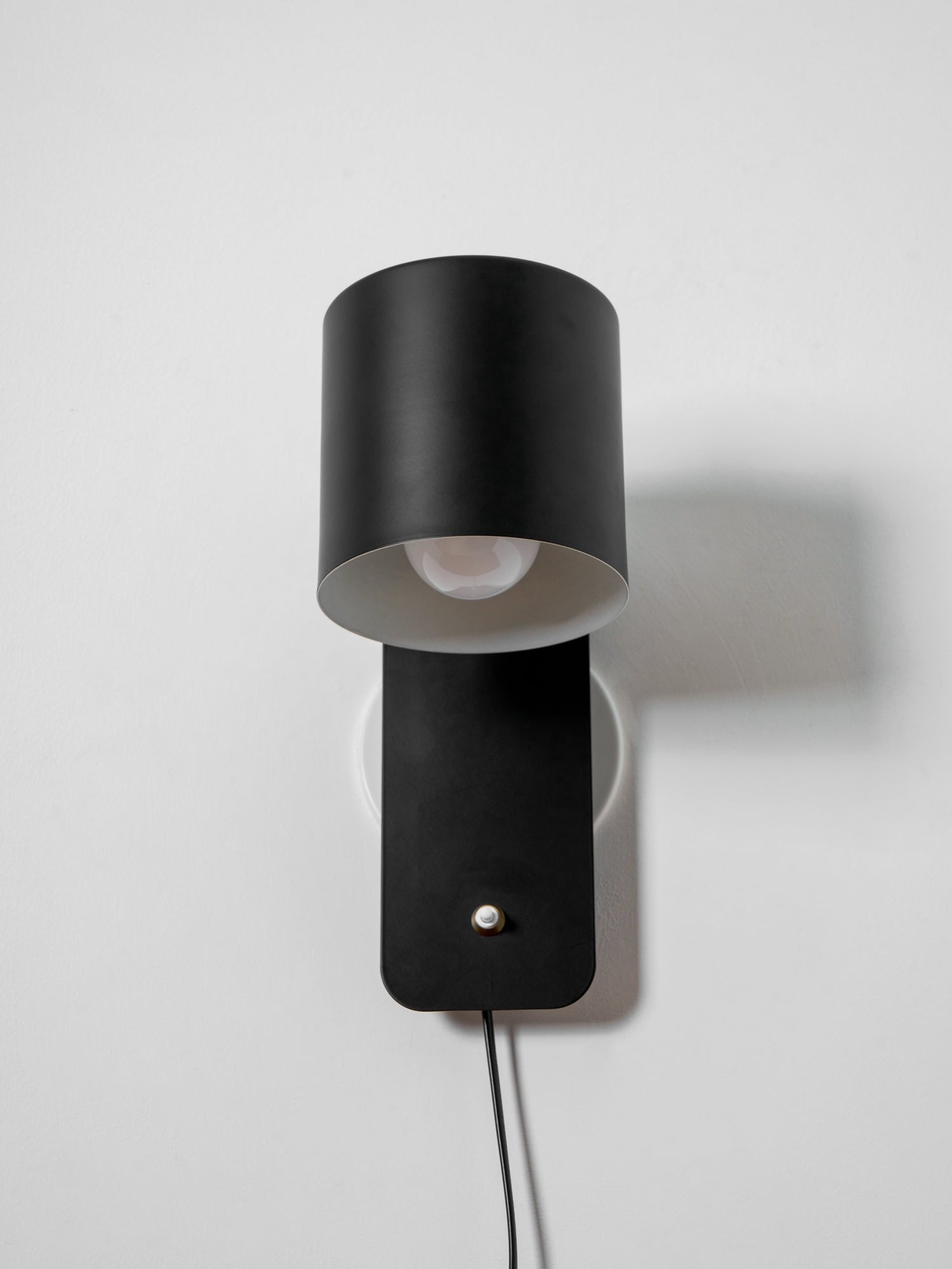 Orbit Plug-in Rotating Wall Lamp