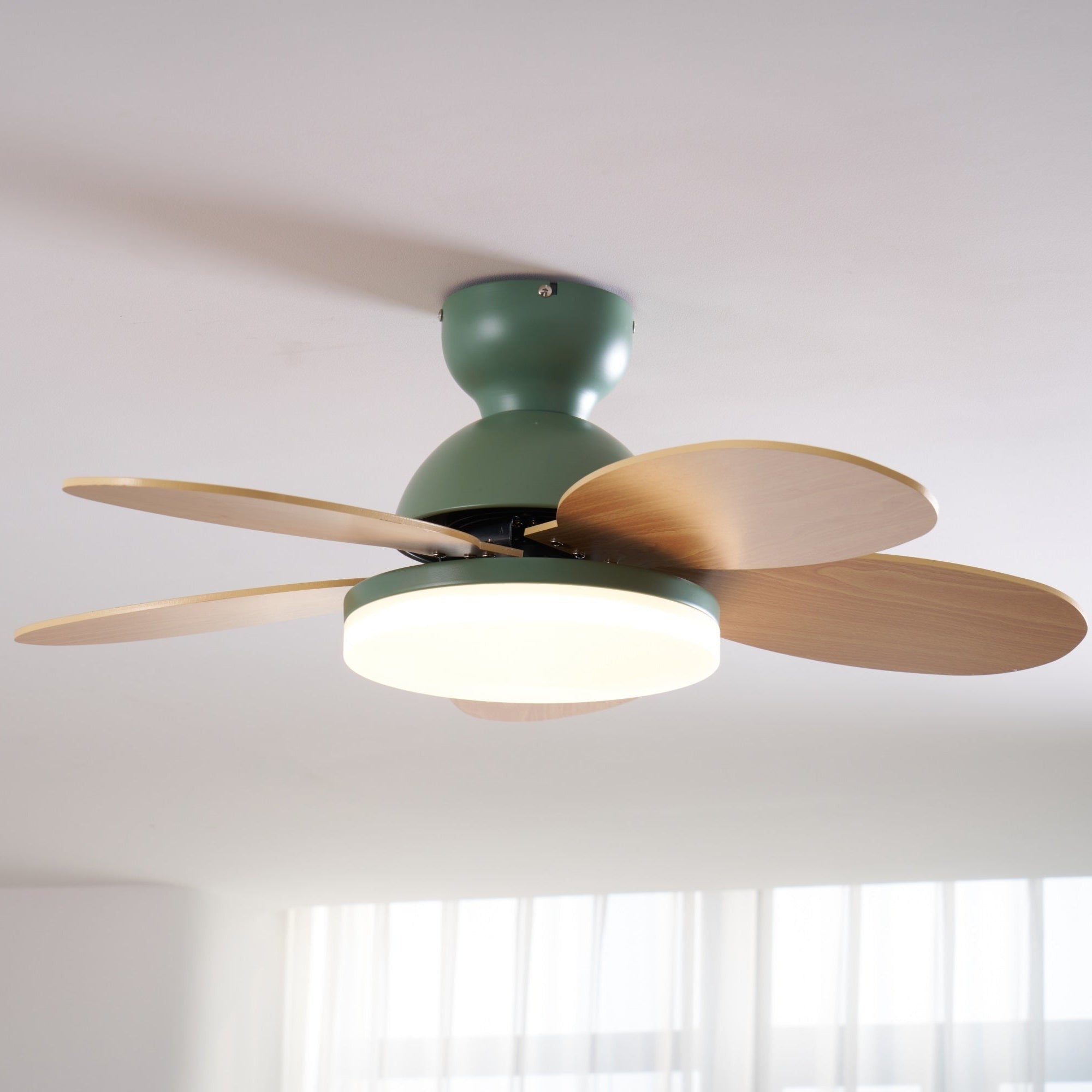 Petalo Wood Blade Ceiling Fan Light