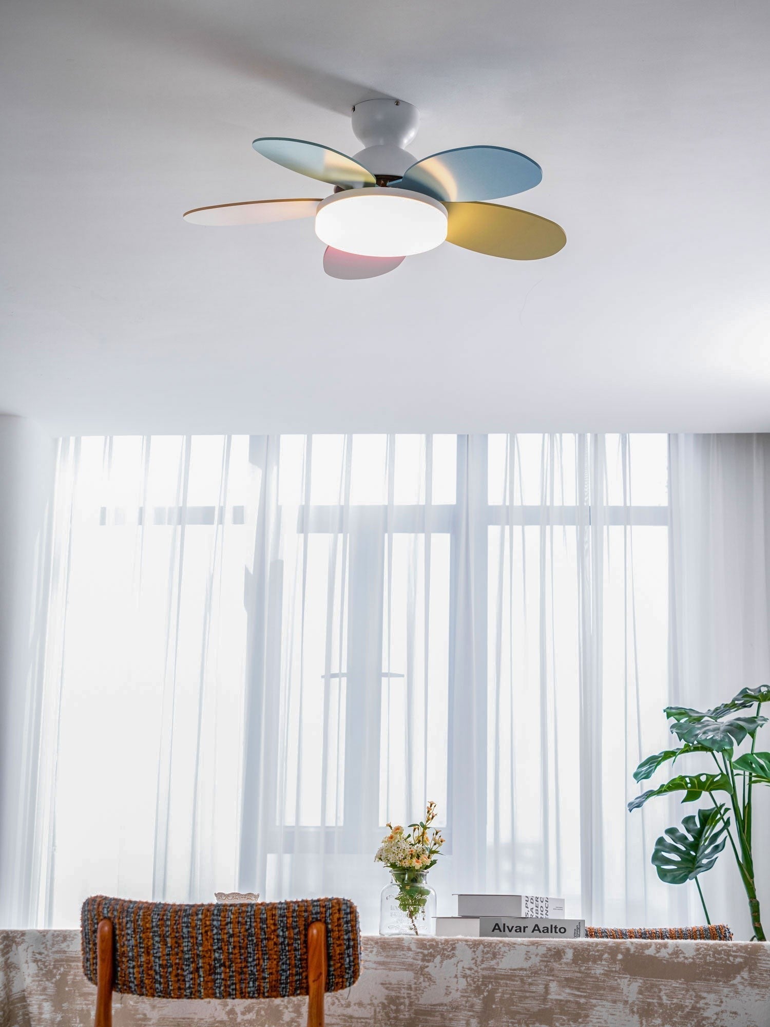 Petalo Wood Blade Ceiling Fan Light