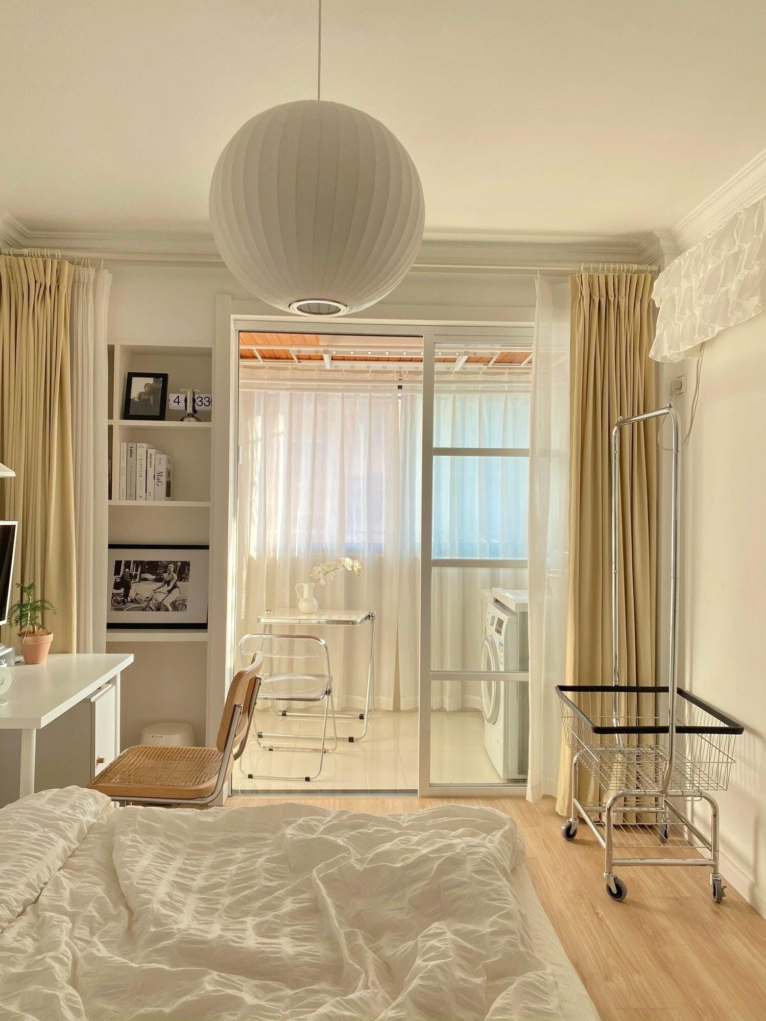 Silk Bubble Pendant Light